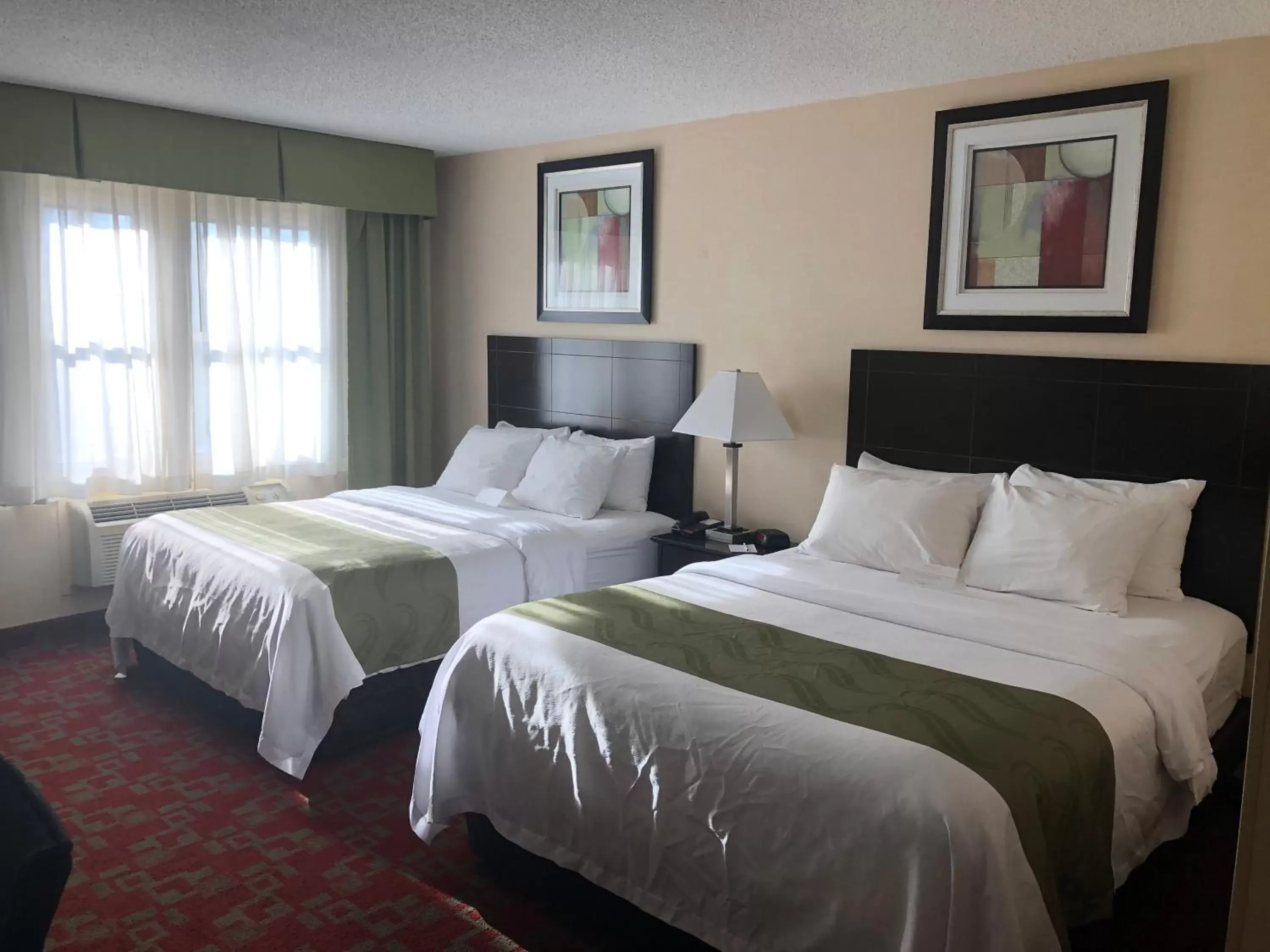 Queen Room with Two Queen Beds - Non-Smoking/Exterior Hall in Quality Inn Shelburne - Burlington