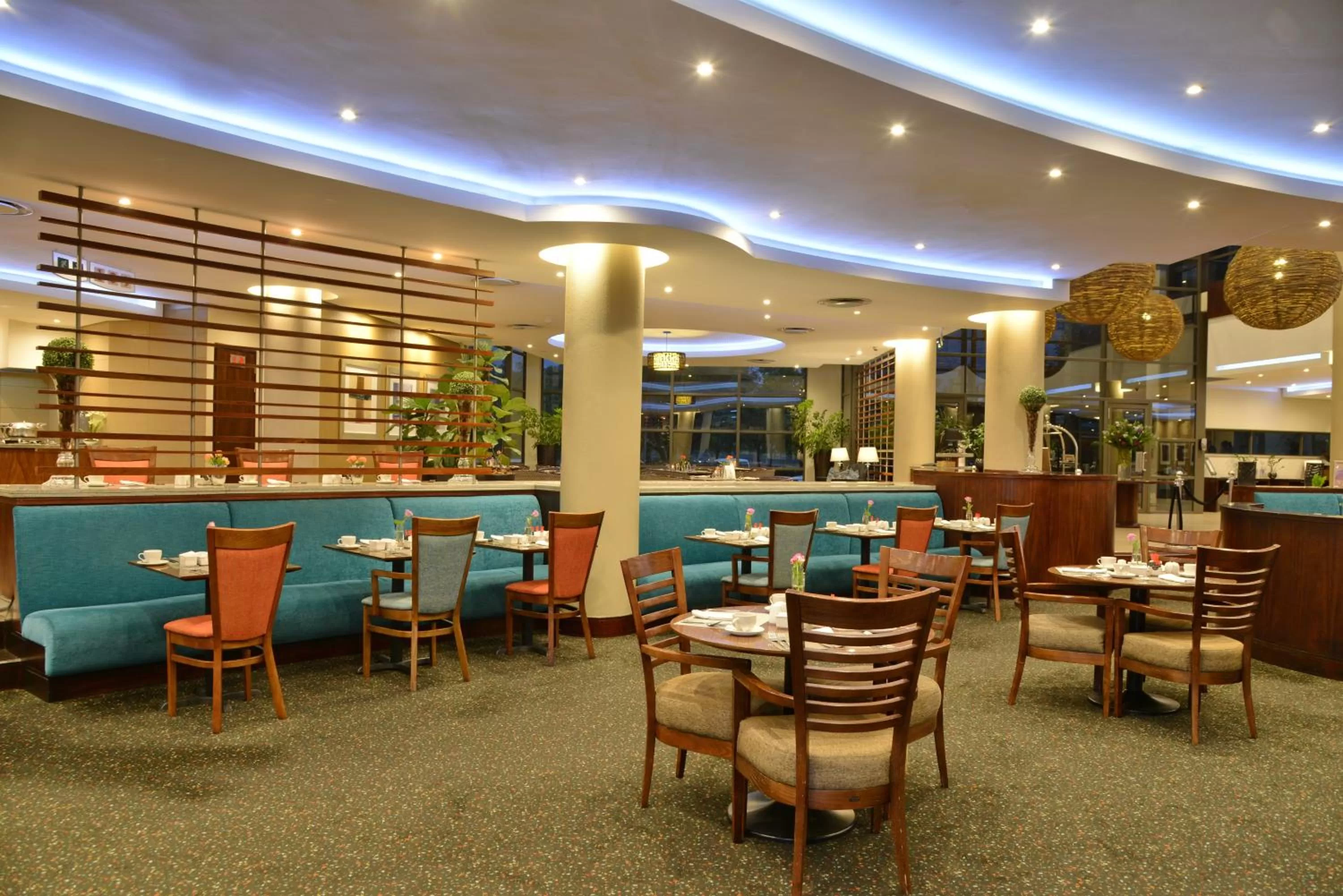 Restaurant/places to eat in City Lodge Hotel Fourways