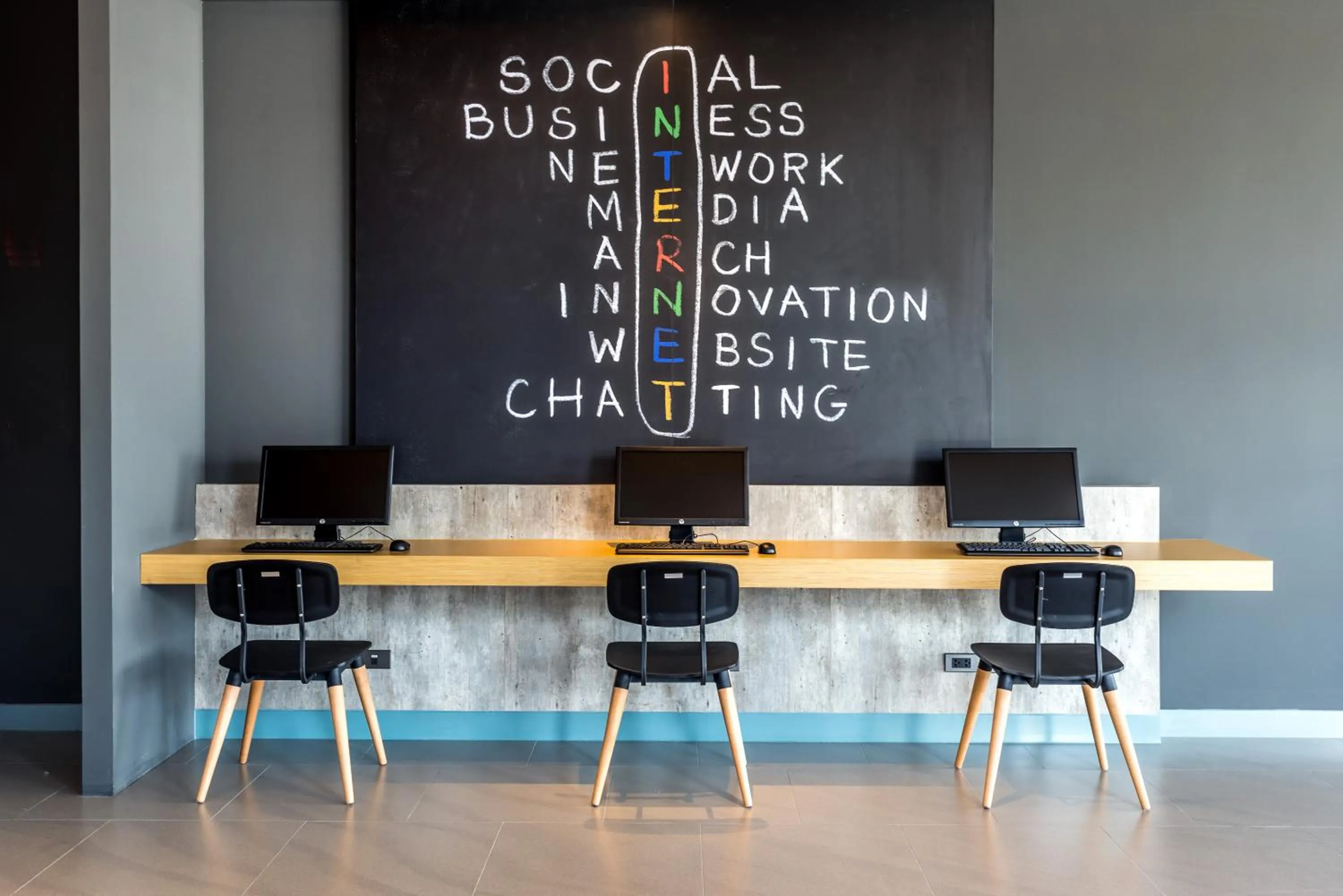 Communal lounge/ TV room in ibis Bangkok IMPACT