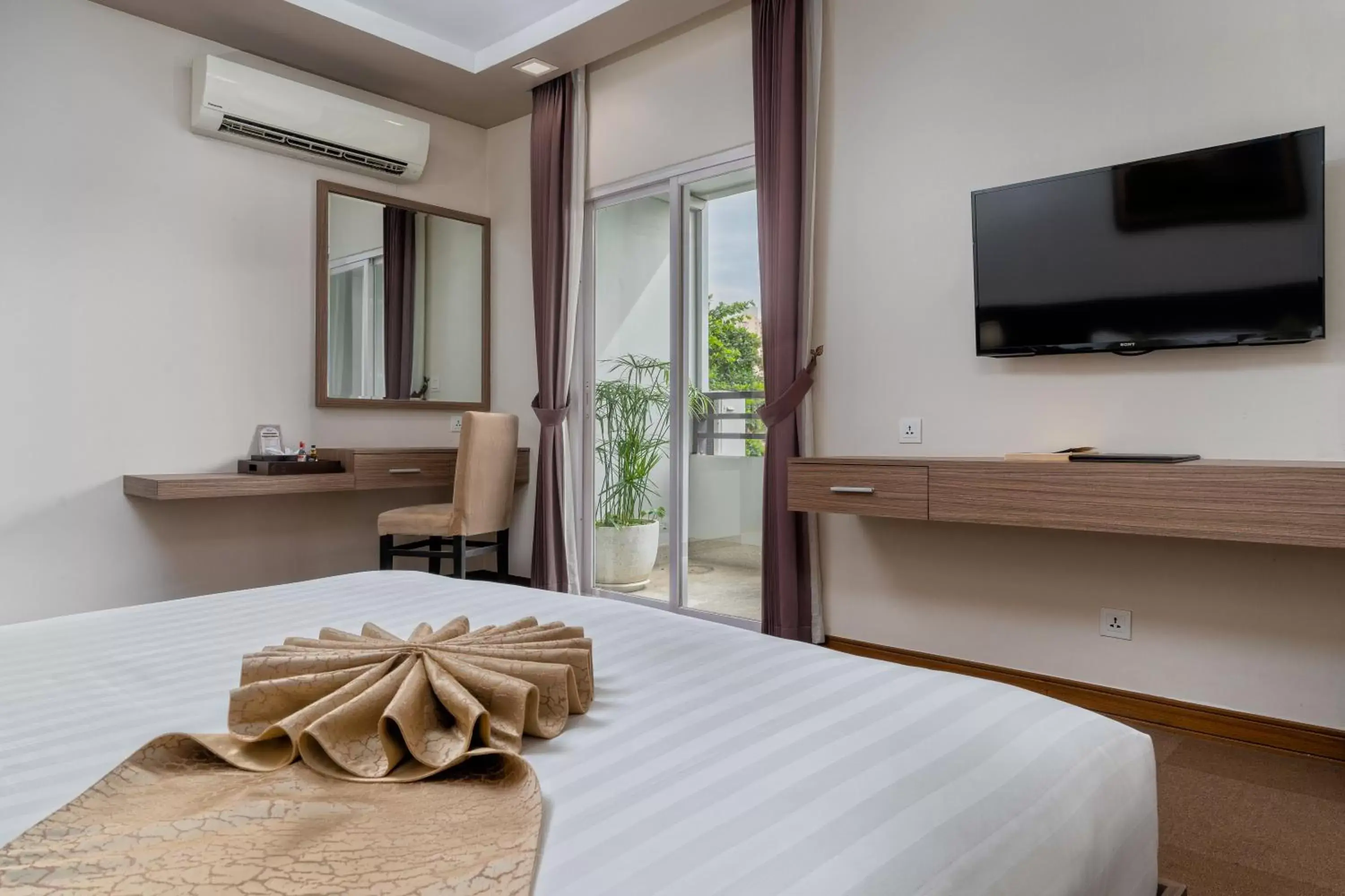 Bed in Anik Boutique Hotel & Spa on Norodom Blvd