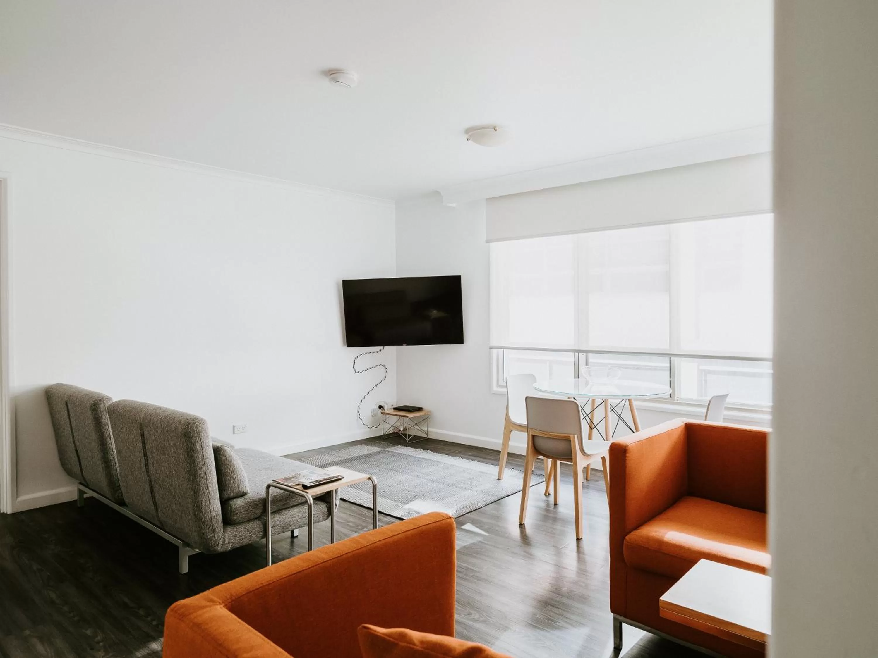 TV and multimedia in SoYa Apartment Hotel