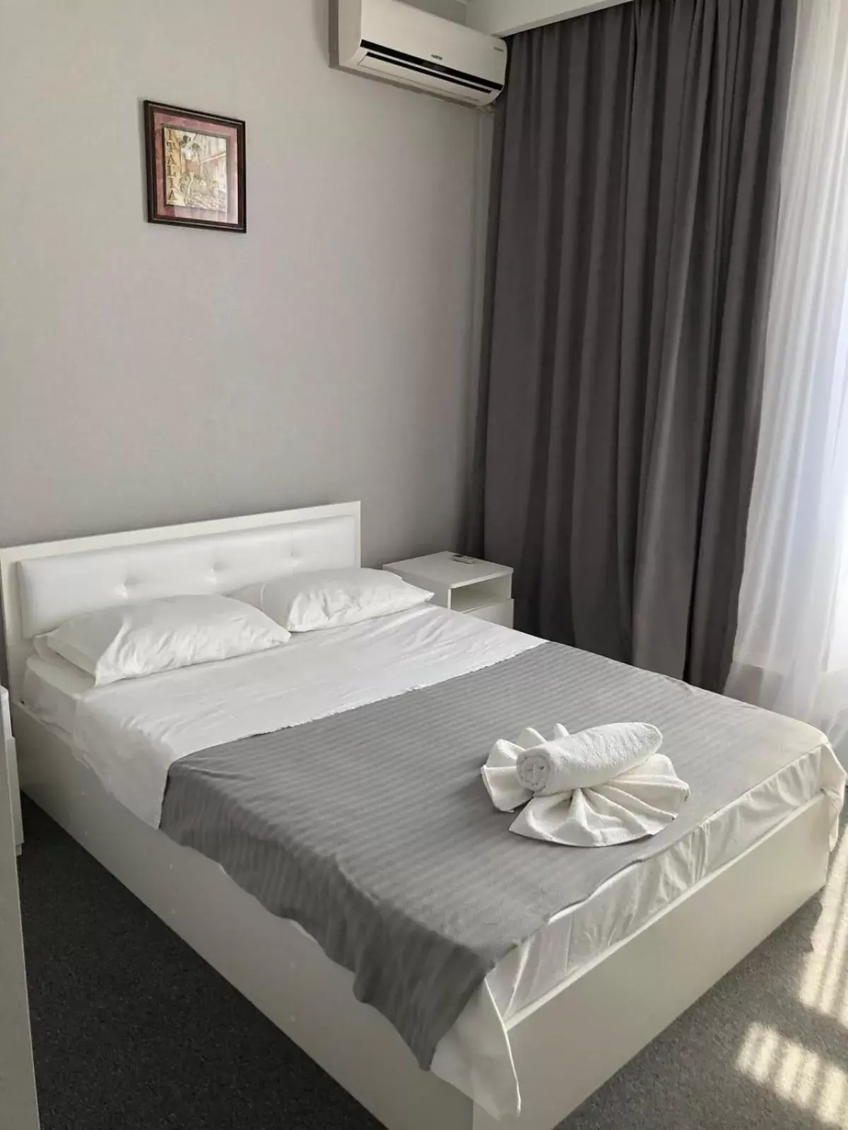 Double Room with Balcony in MEDELEAN HOTEL Double Room with Balcony in MEDELEAN HOTEL