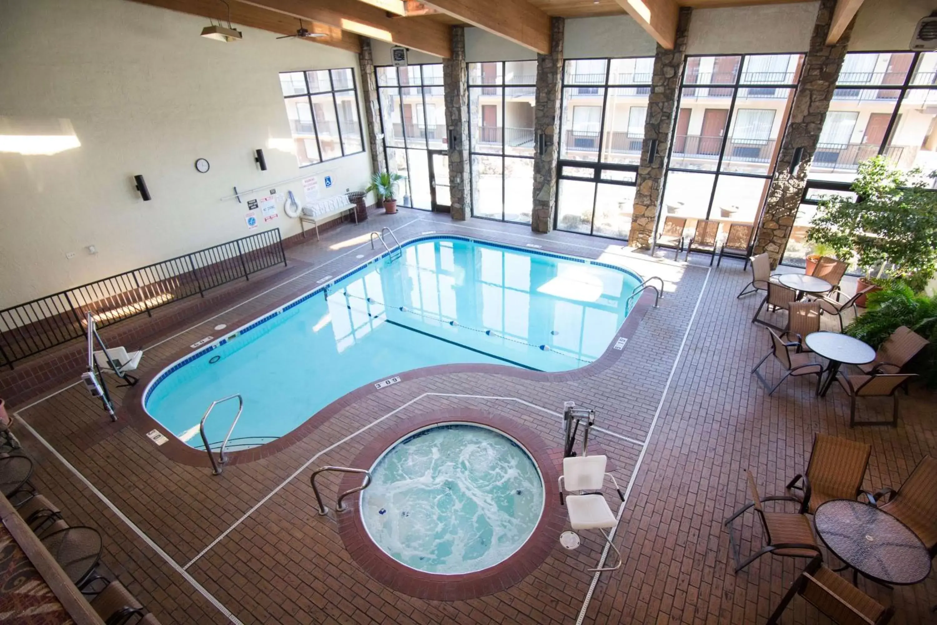 On site, Swimming Pool in Best Western Center Pointe Inn