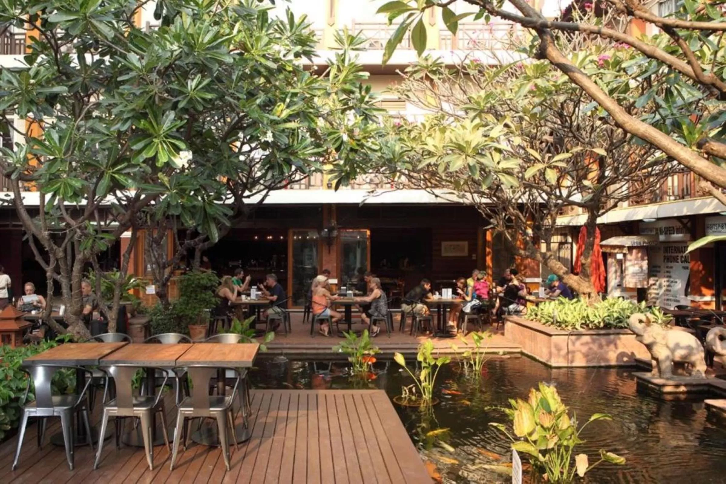 Property building in Rambuttri Village Plaza