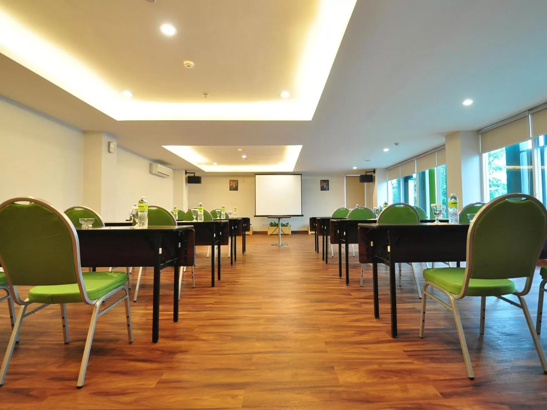 Banquet/Function facilities in MaxoneHotels at Kramat