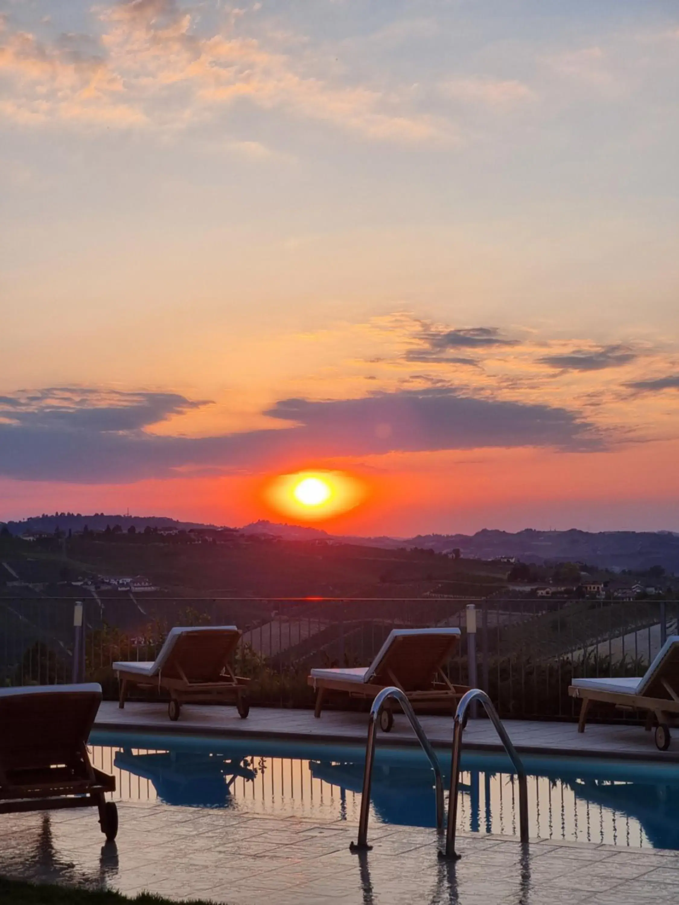 Sunset, Swimming Pool in Hotel Villa Lauri