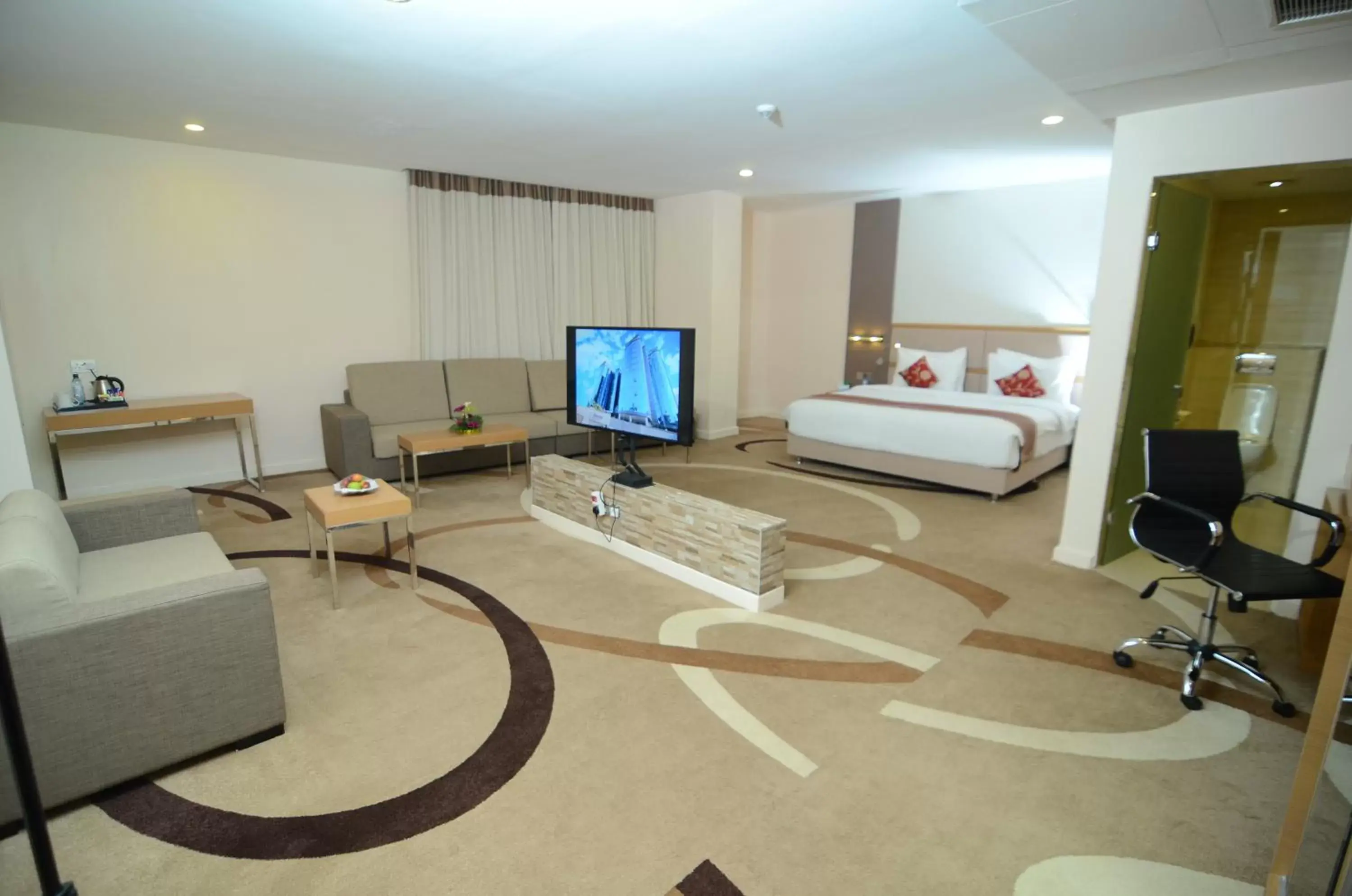 Living room, TV/Entertainment Center in PrideInn Azure Hotel Nairobi Westlands