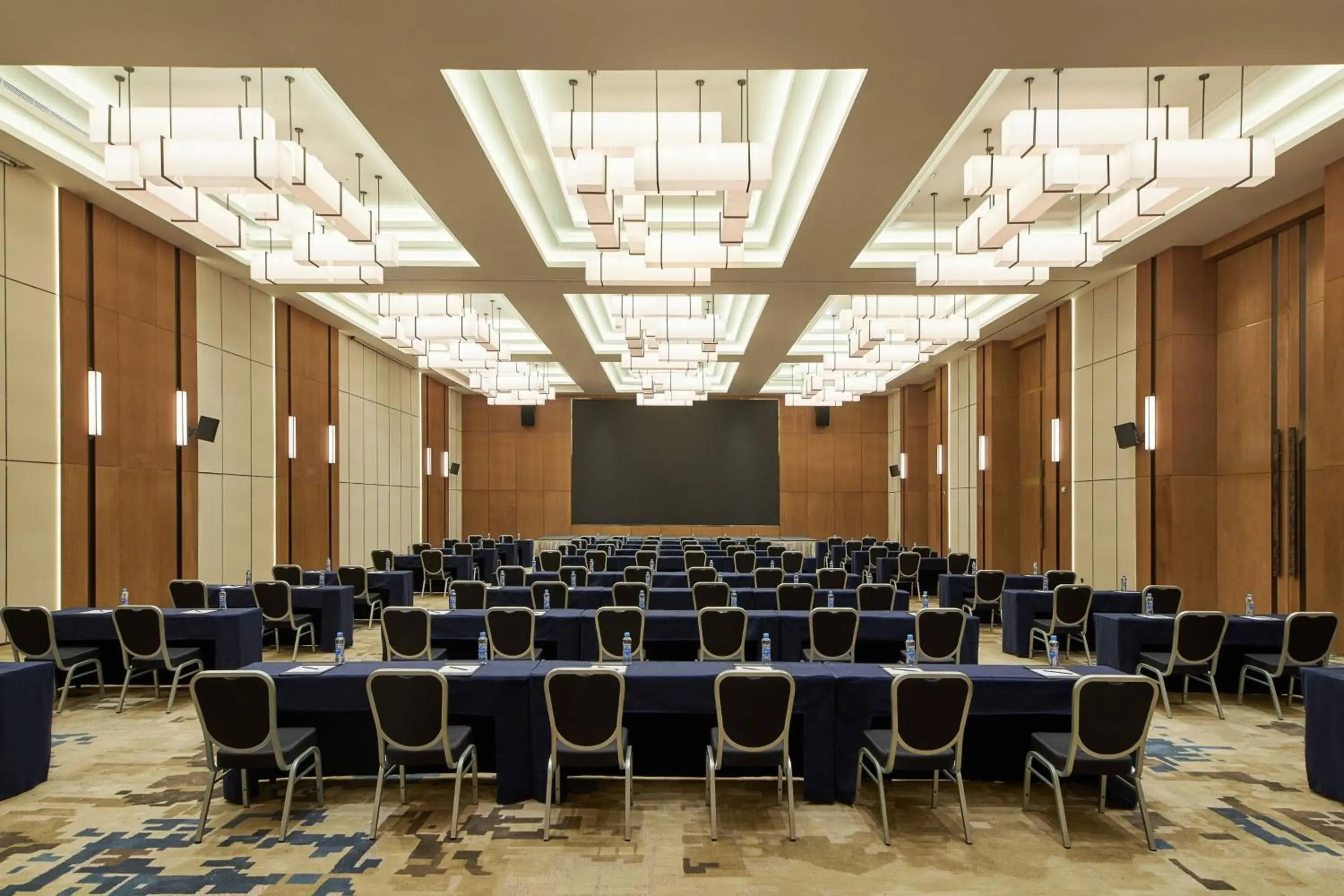 Meeting/conference room in Four Points by Sheraton Nanchang, Xihu