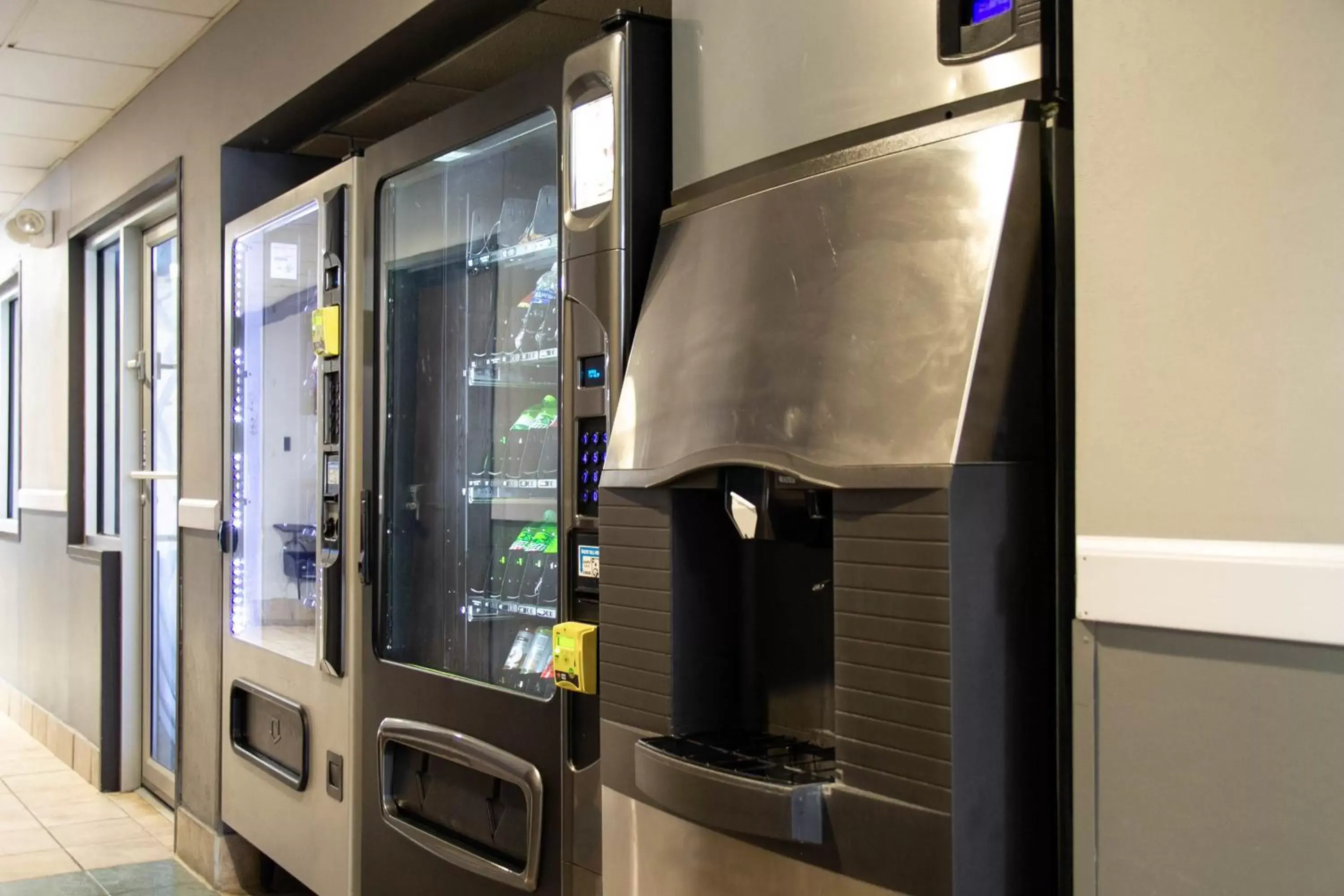 vending machine in New Victorian Inn - Sioux City