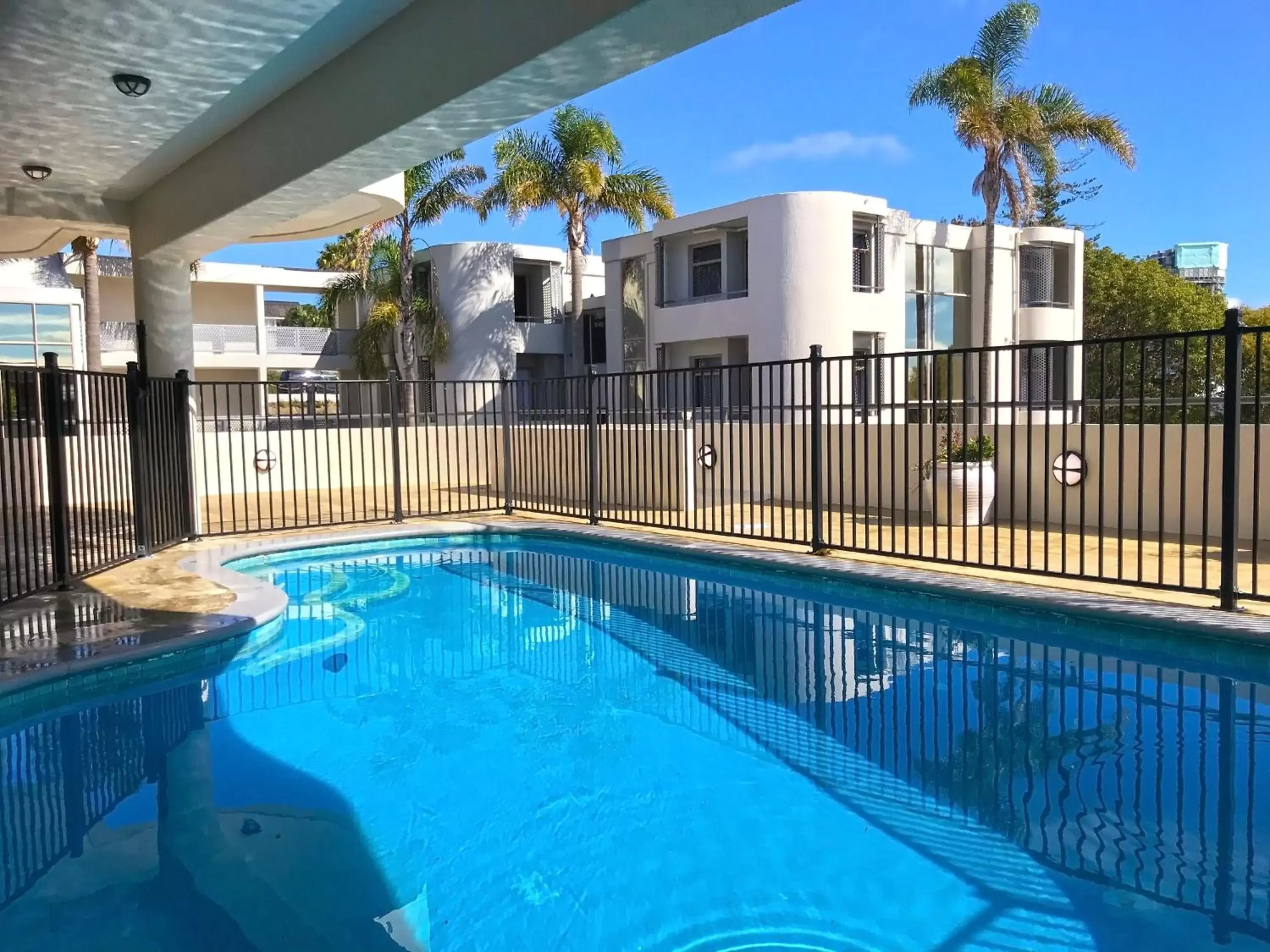 Swimming pool in Carnmore Hotel Takapuna