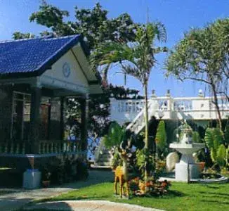 Facade/entrance, Property Building in Lanta Paradise Beach Resort