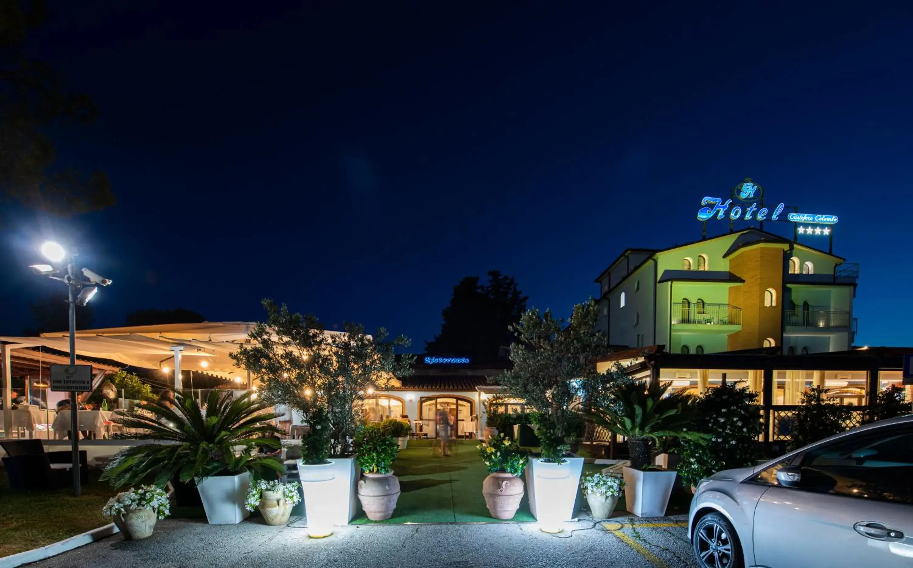 Facade/entrance, Property Building in Hotel Cristoforo Colombo