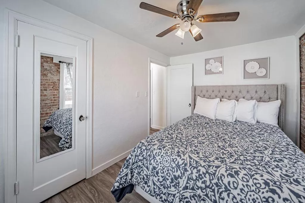 Bedroom, Bed in Suites of Lava Hot Springs