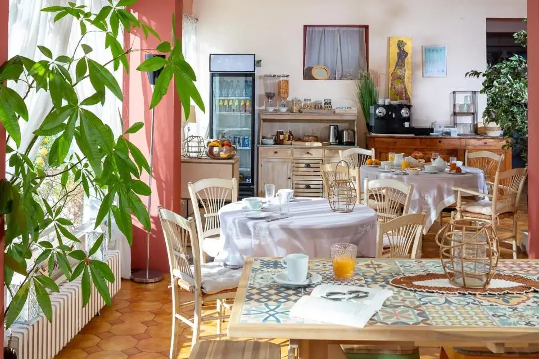 Dining area, Restaurant/Places to Eat in HÖTEL LE CASTELLAN