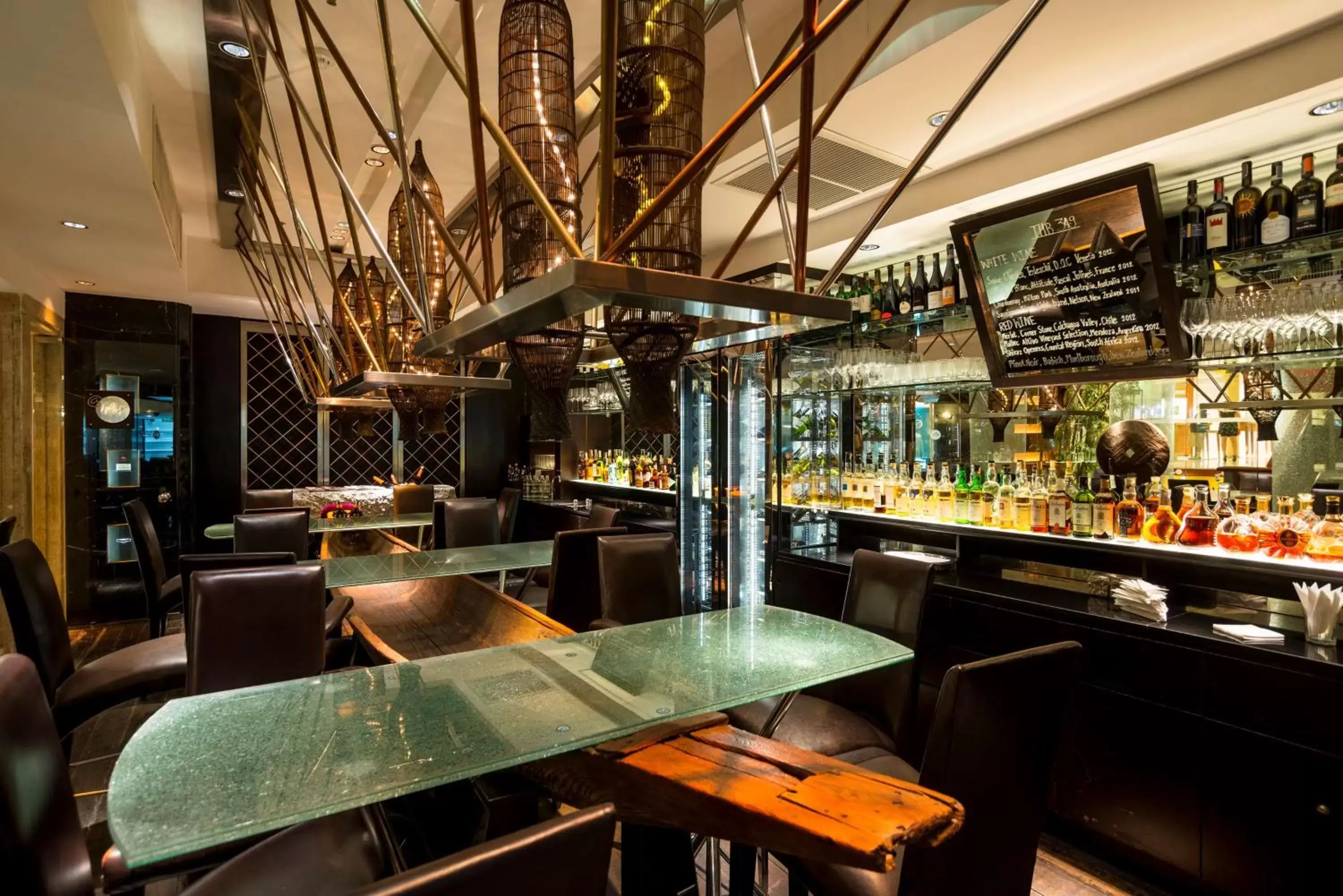 Restaurant/places to eat, Lounge/Bar in Grand Hyatt Erawan Bangkok