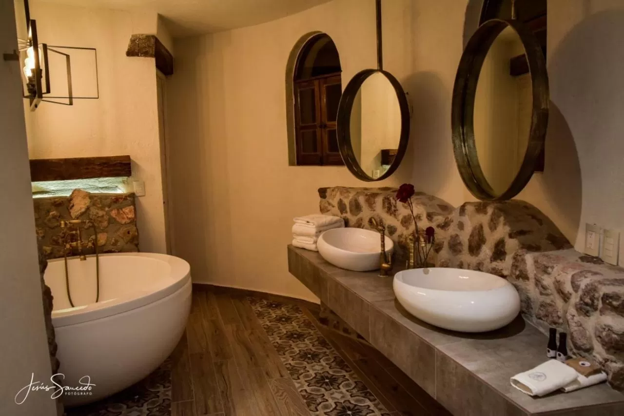 Toilet in Suites Campestres Montebello