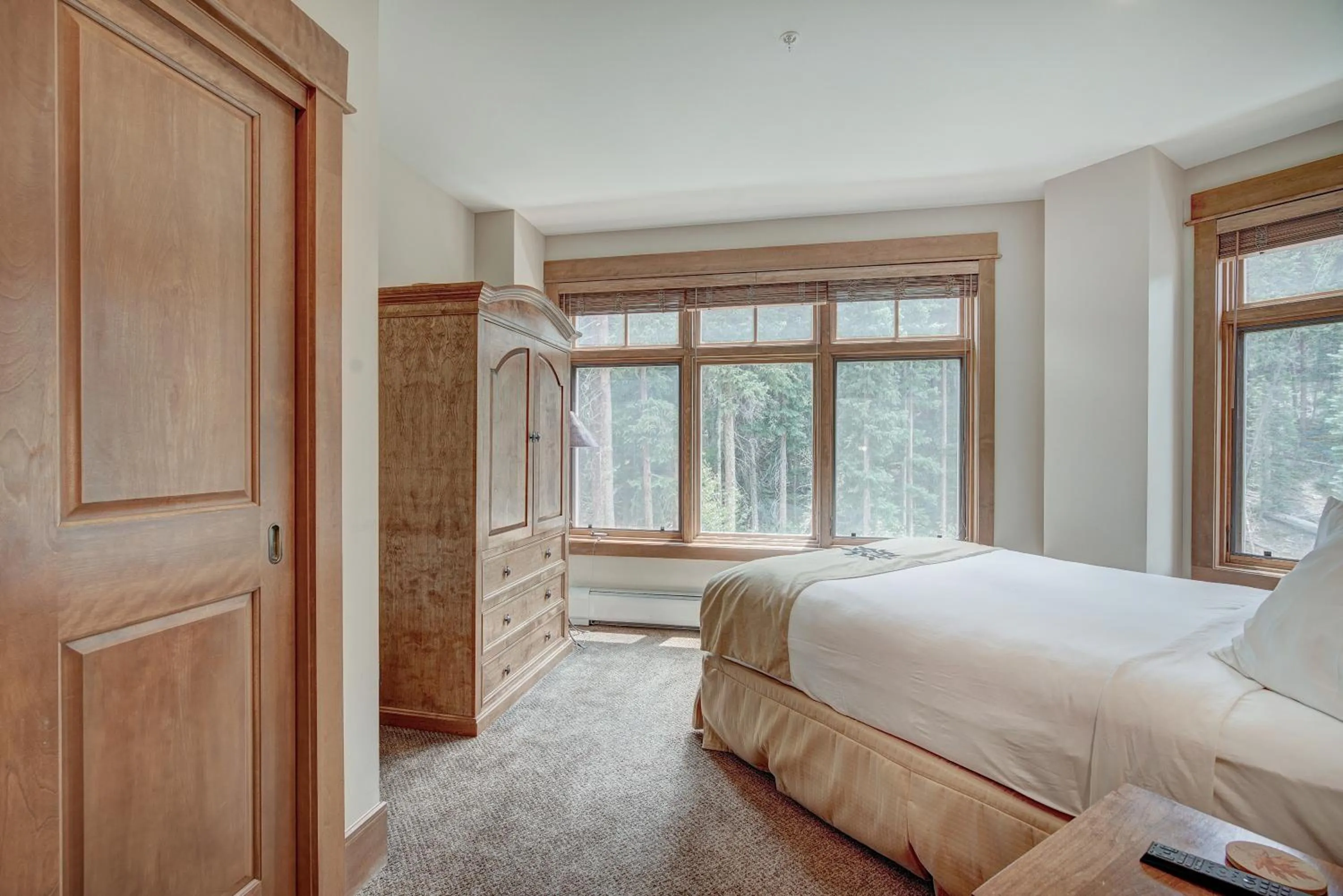 Bed in Timbers & Lone Eagle by Keystone Resort