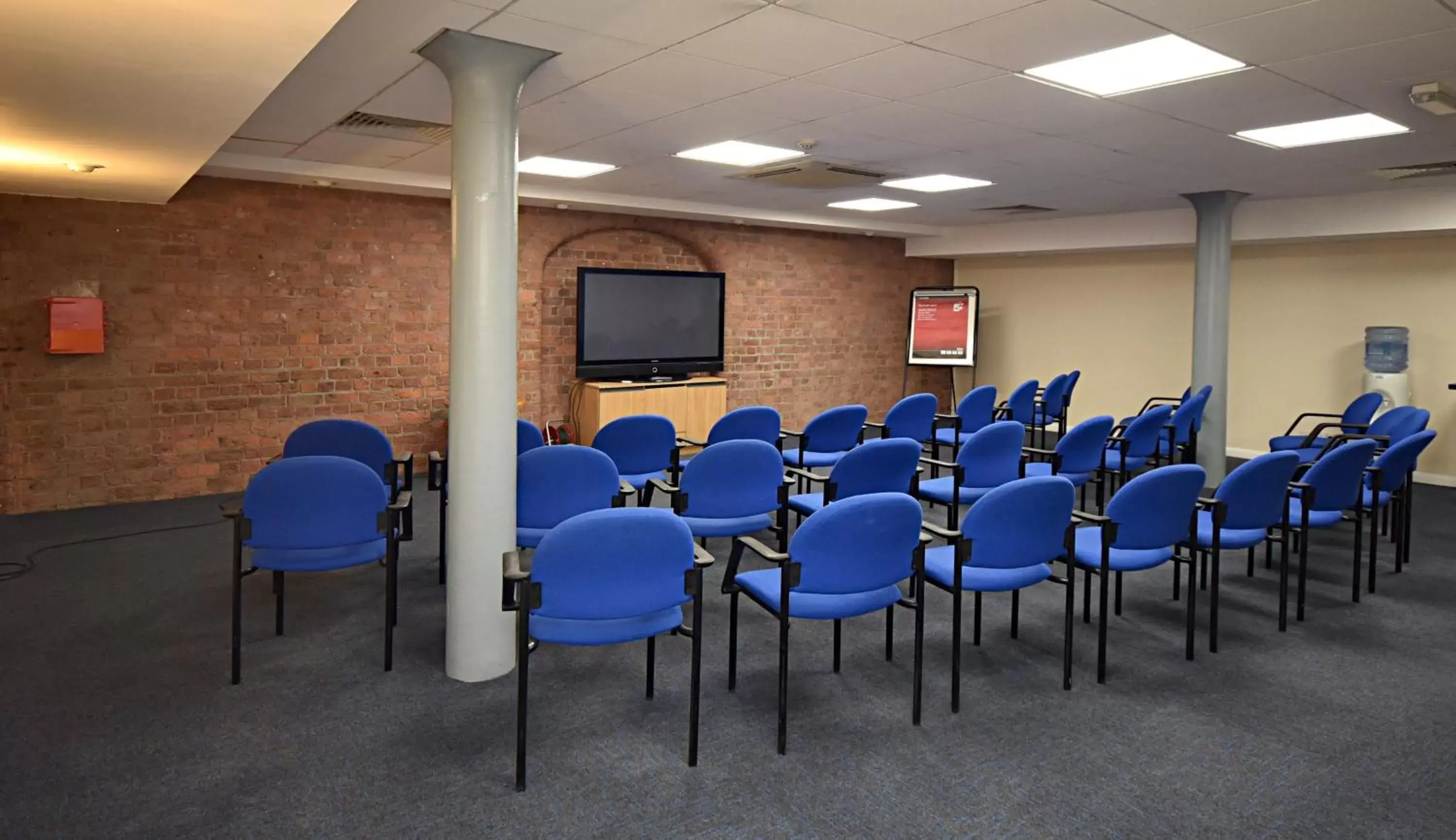 Meeting/conference room in Holiday Inn Express Liverpool-Albert Dock, an IHG Hotel