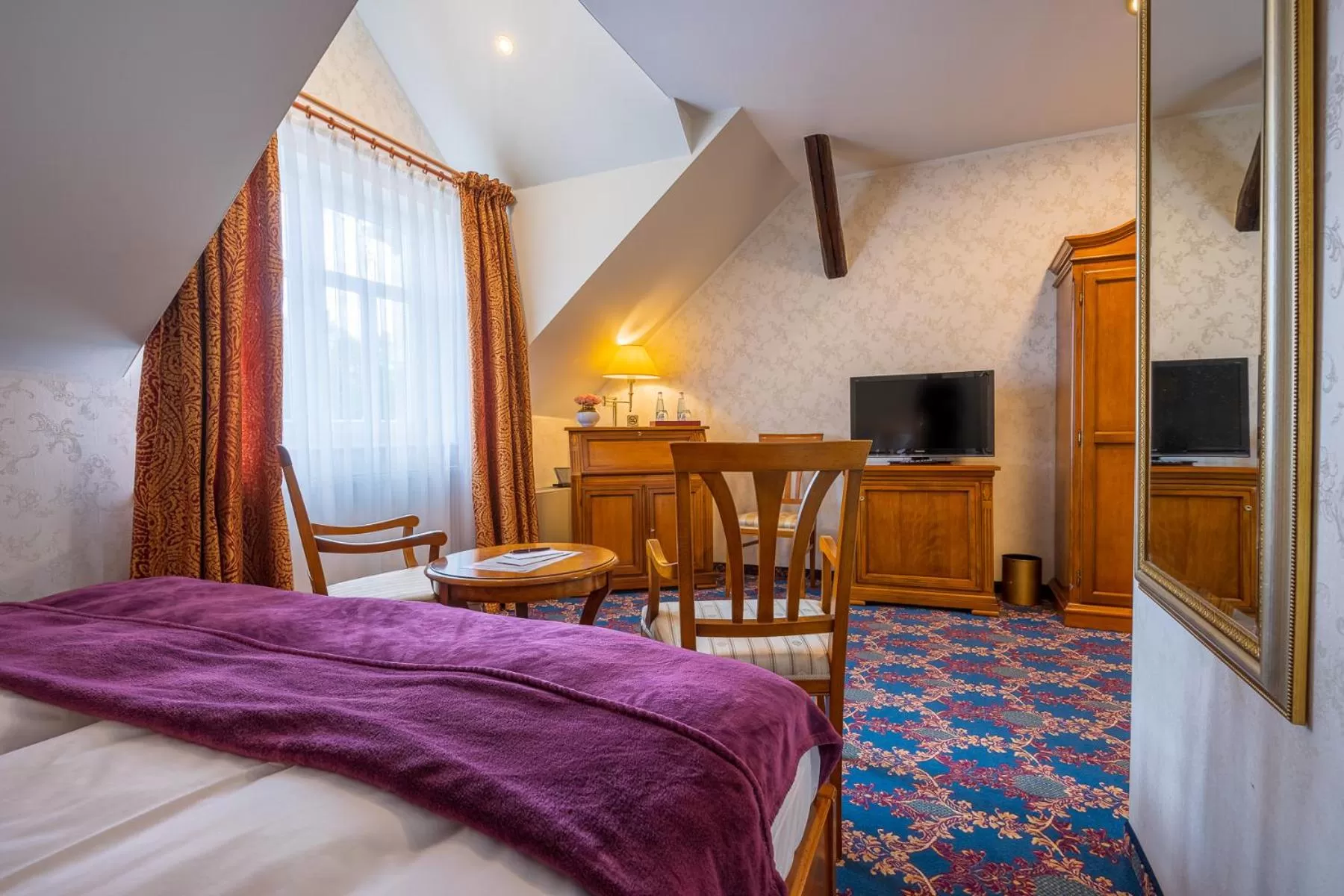 Photo of the whole room, Bed in Boutiquehotel Schloßpalais