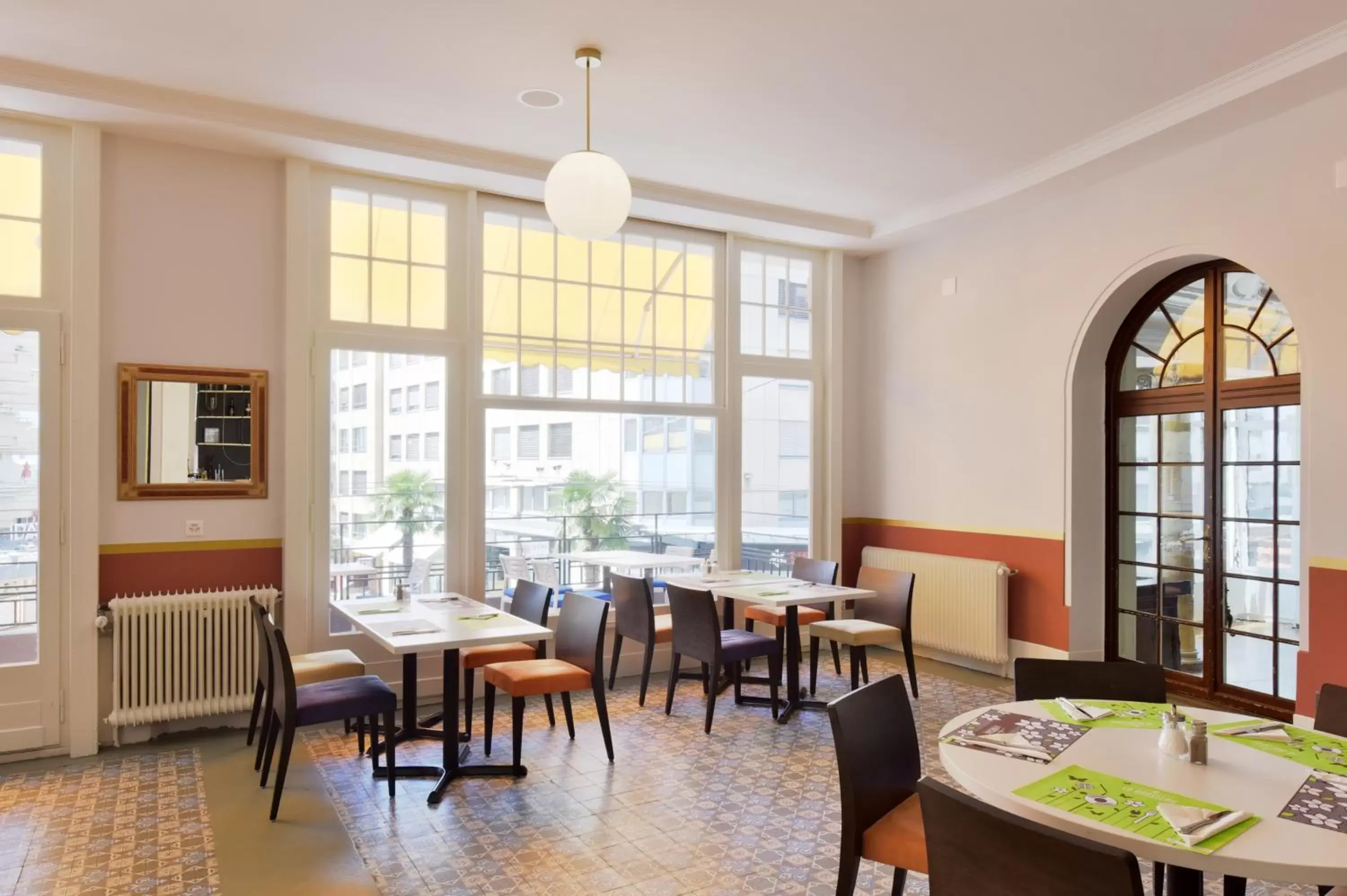 Restaurant/Places to Eat in J5 Hotels Helvetie & La Brasserie