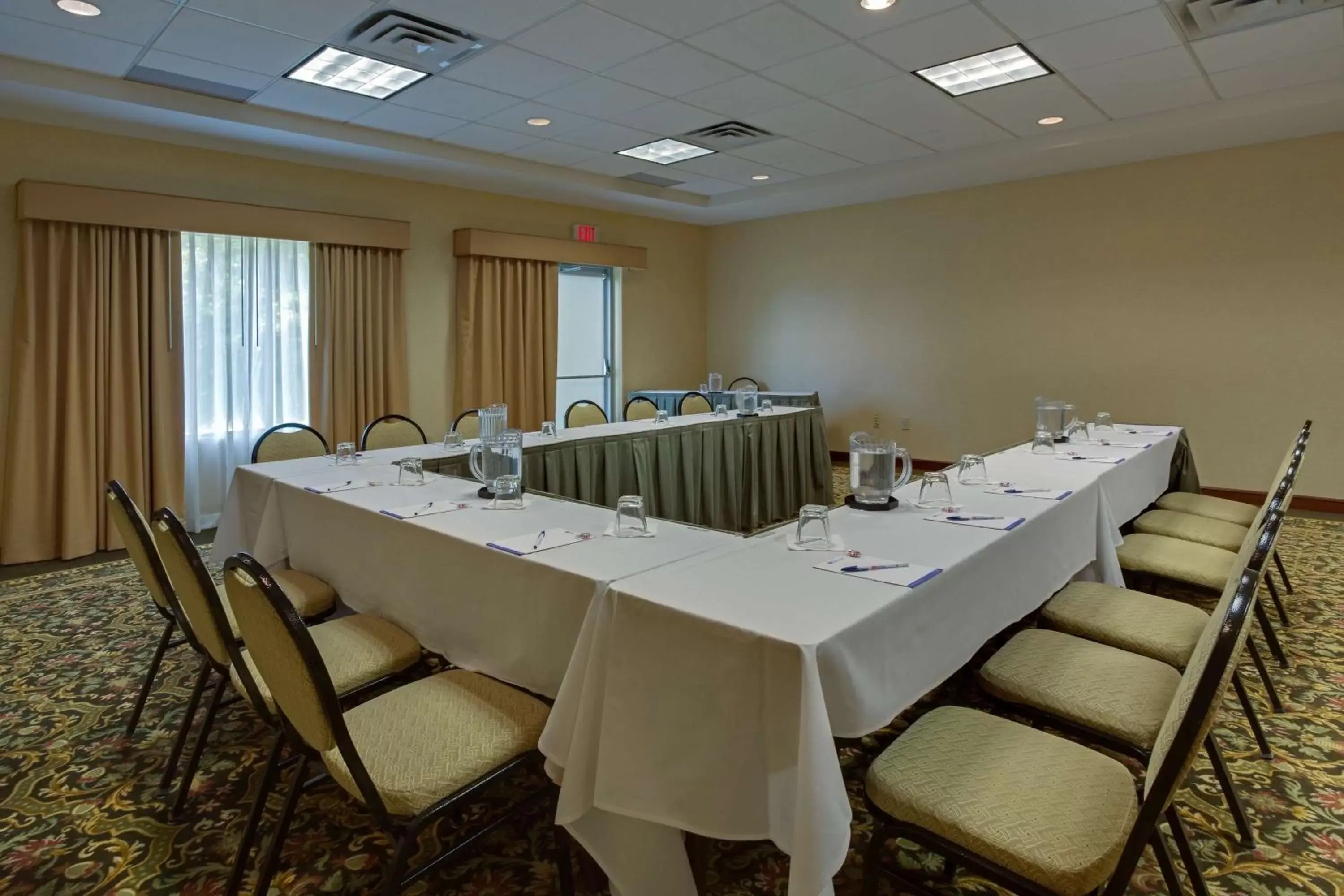 Meeting/conference room in Hilton Garden Inn Cleveland Airport