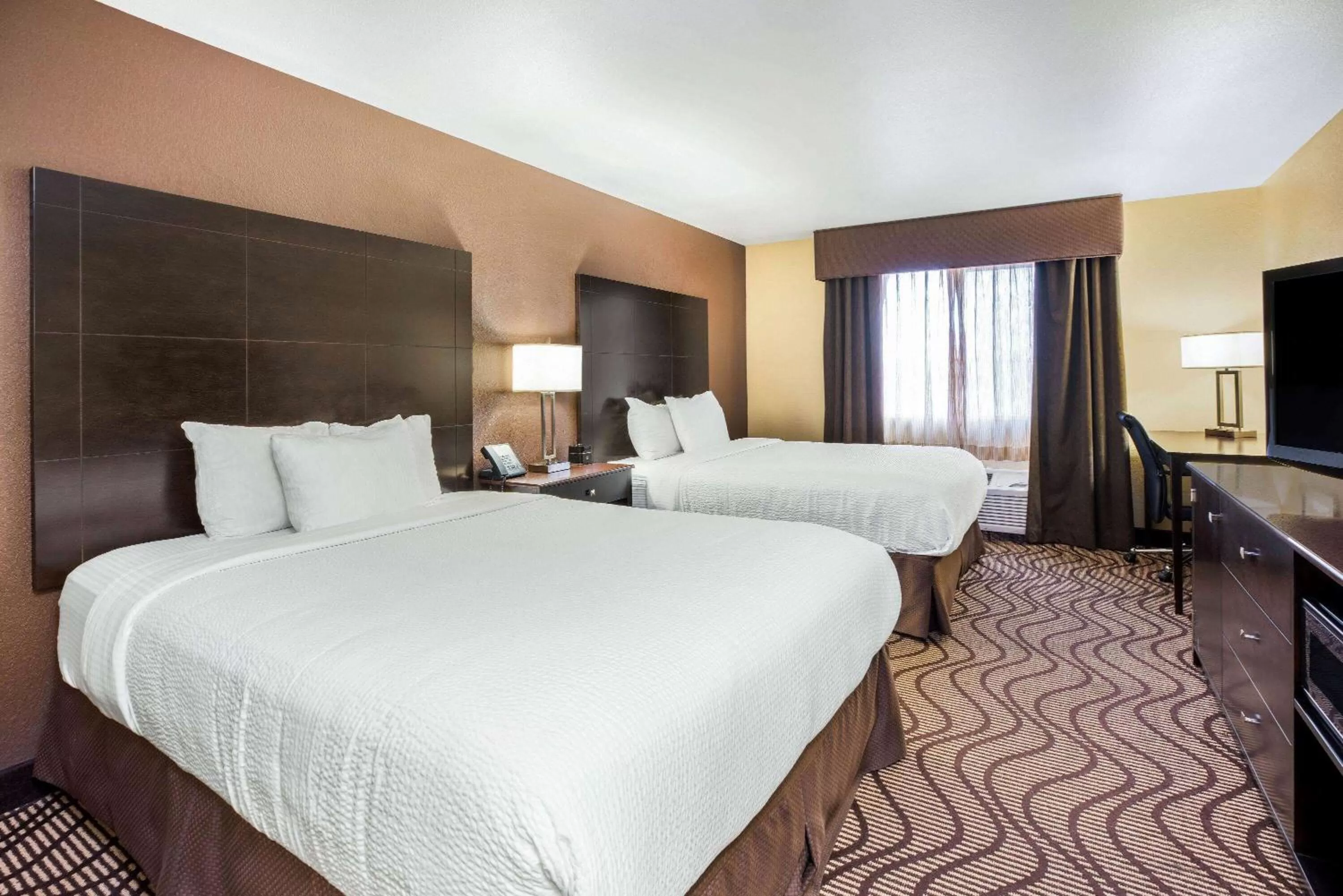 Photo of the whole room, Bed in La Quinta by Wyndham Meridian / Boise West