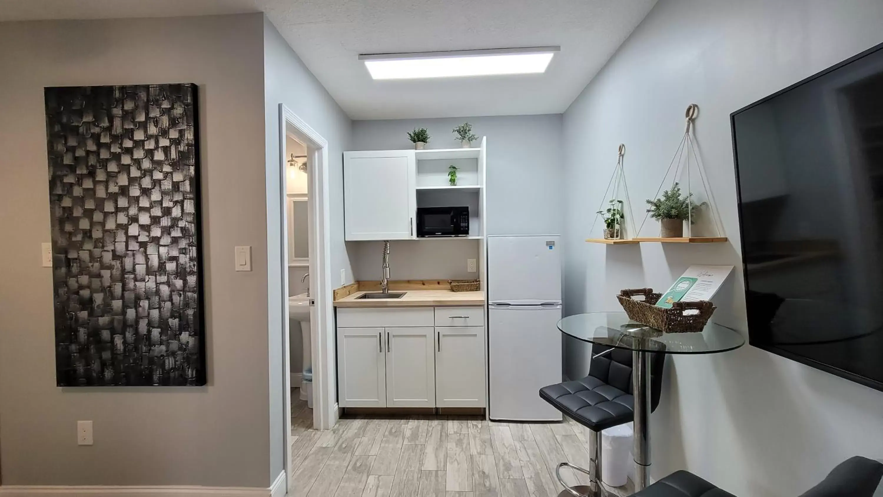 Kitchen or kitchenette in Barefoot mailman motel Kitchen or kitchenette in Barefoot mailman motel