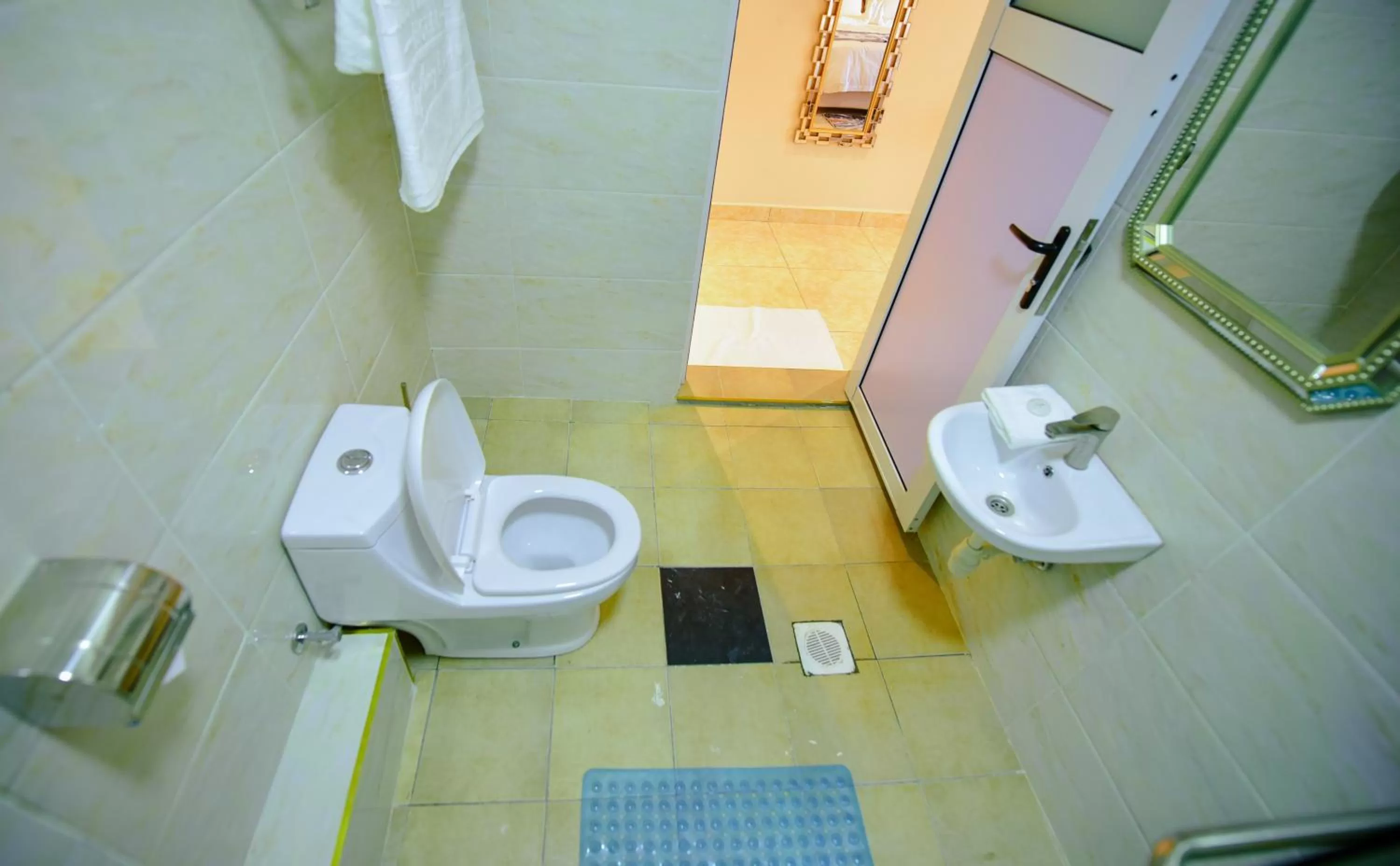 Bathroom in Deuts Four Seasons Hotel