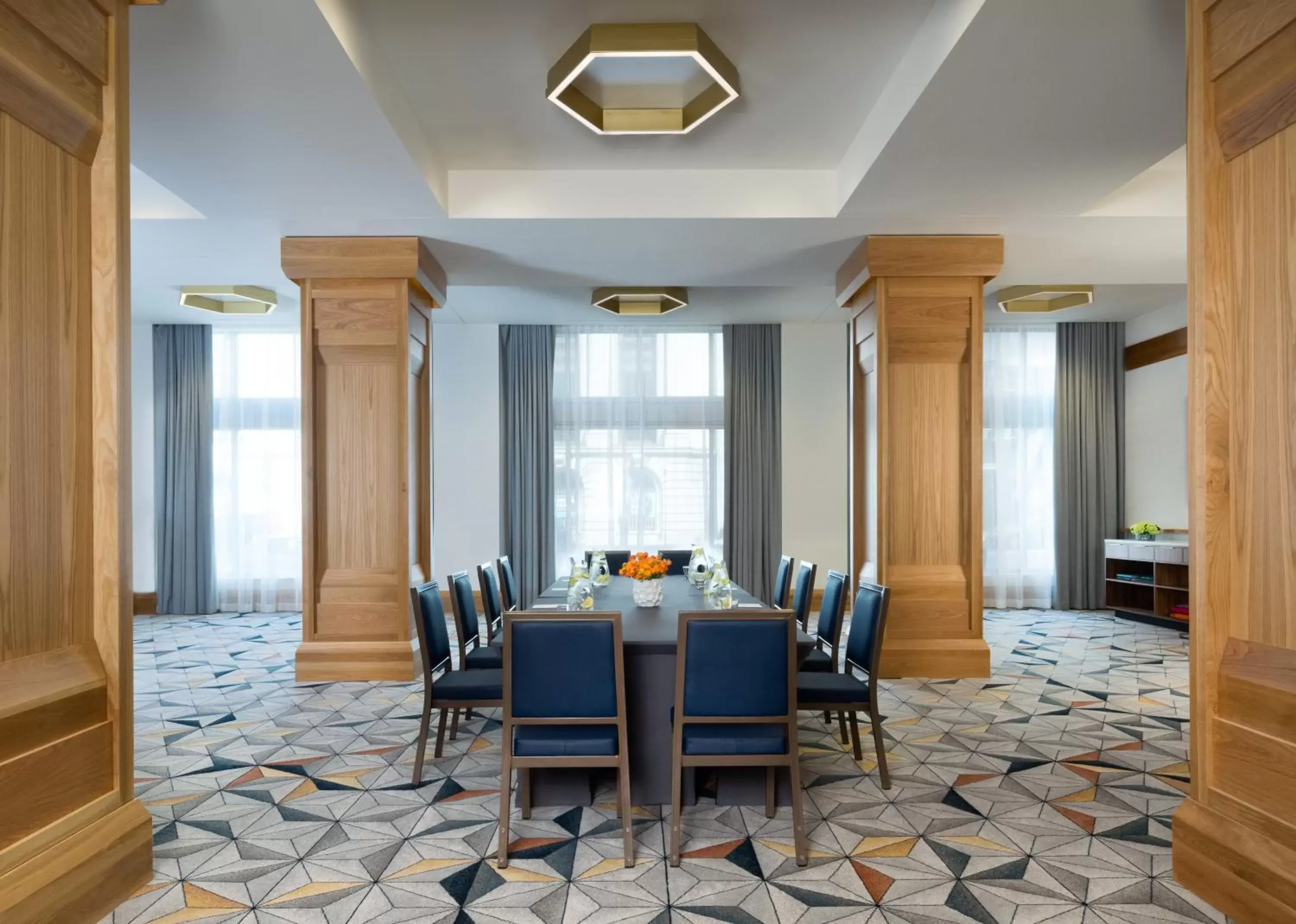 Meeting/conference room, Restaurant/Places to Eat in Kimpton Schofield Hotel, an IHG Hotel