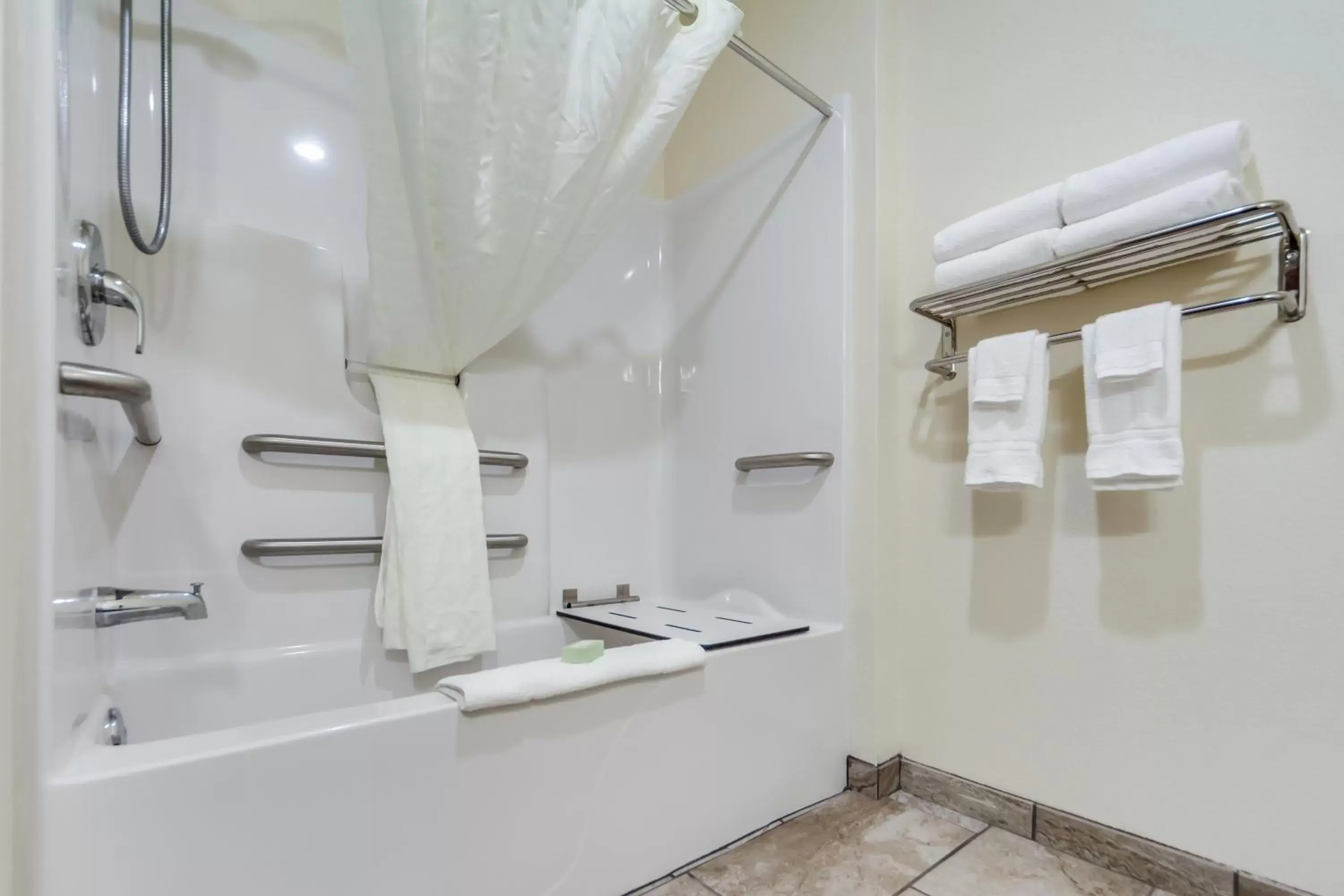 Bathroom in Cobblestone Hotel & Suites - Lamar