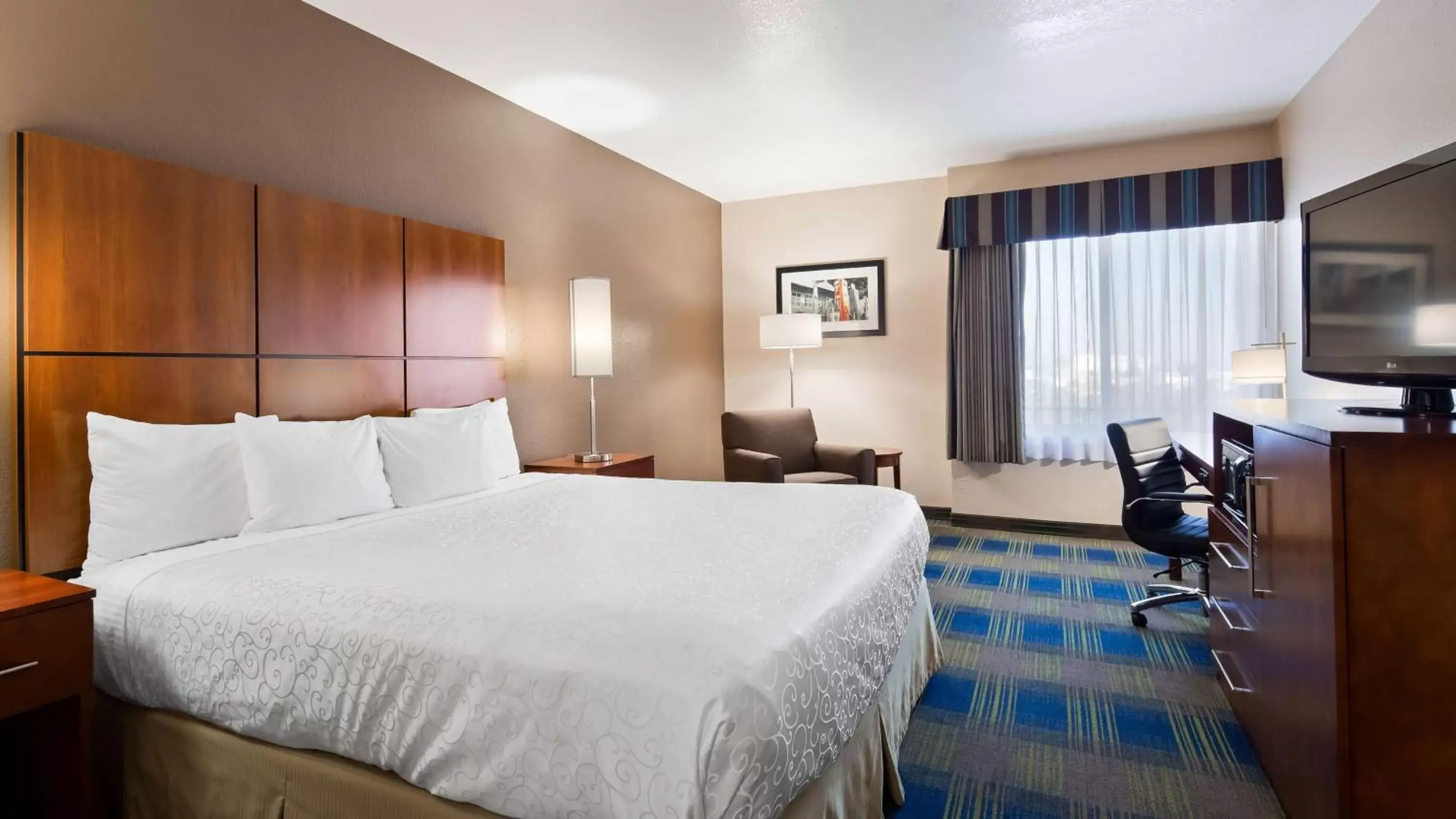 Photo of the whole room, Bed in Best Western Plus Heritage Inn Ontario Rancho Cucamonga