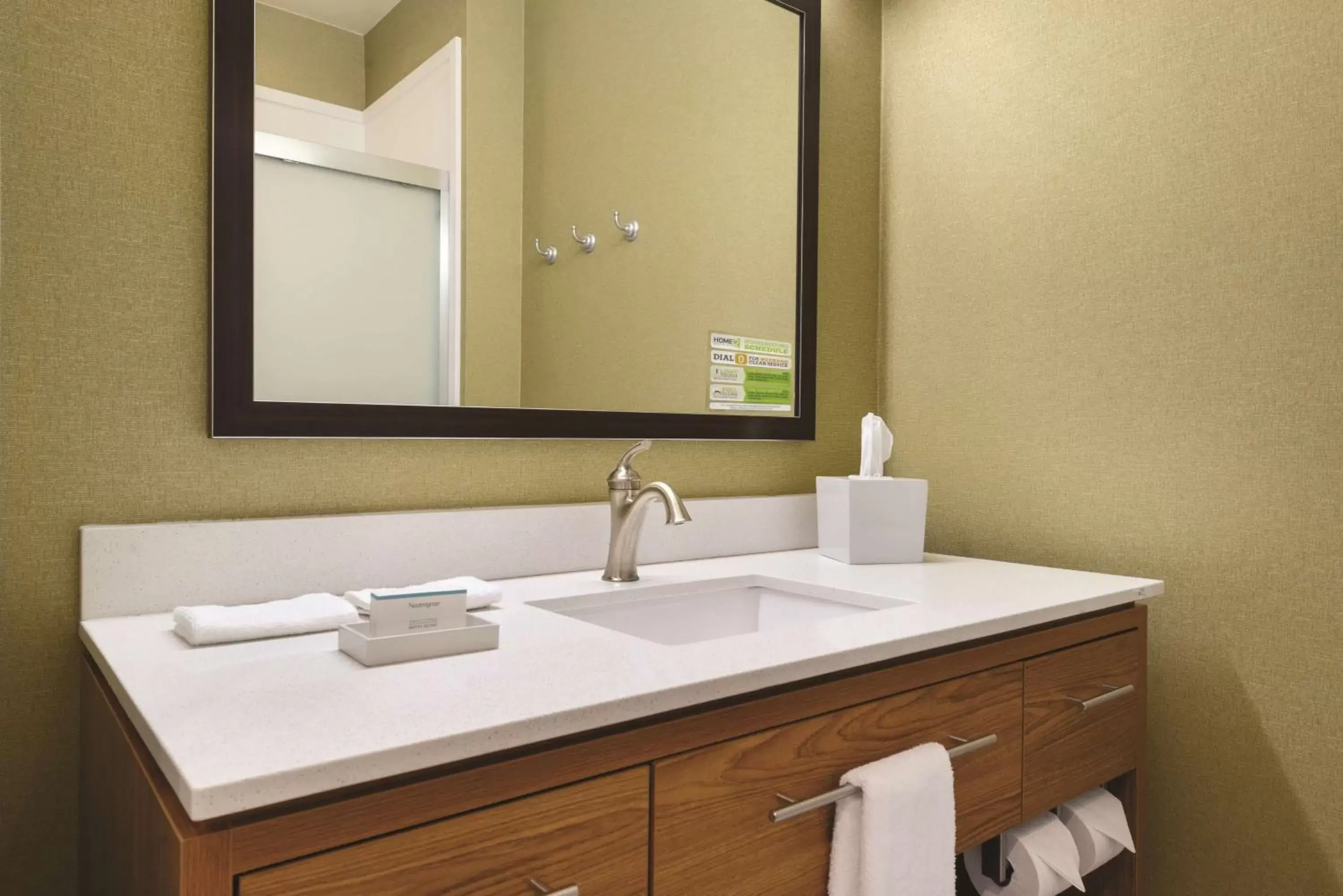 Bathroom in Home2 Suites by Hilton Parc Lafayette