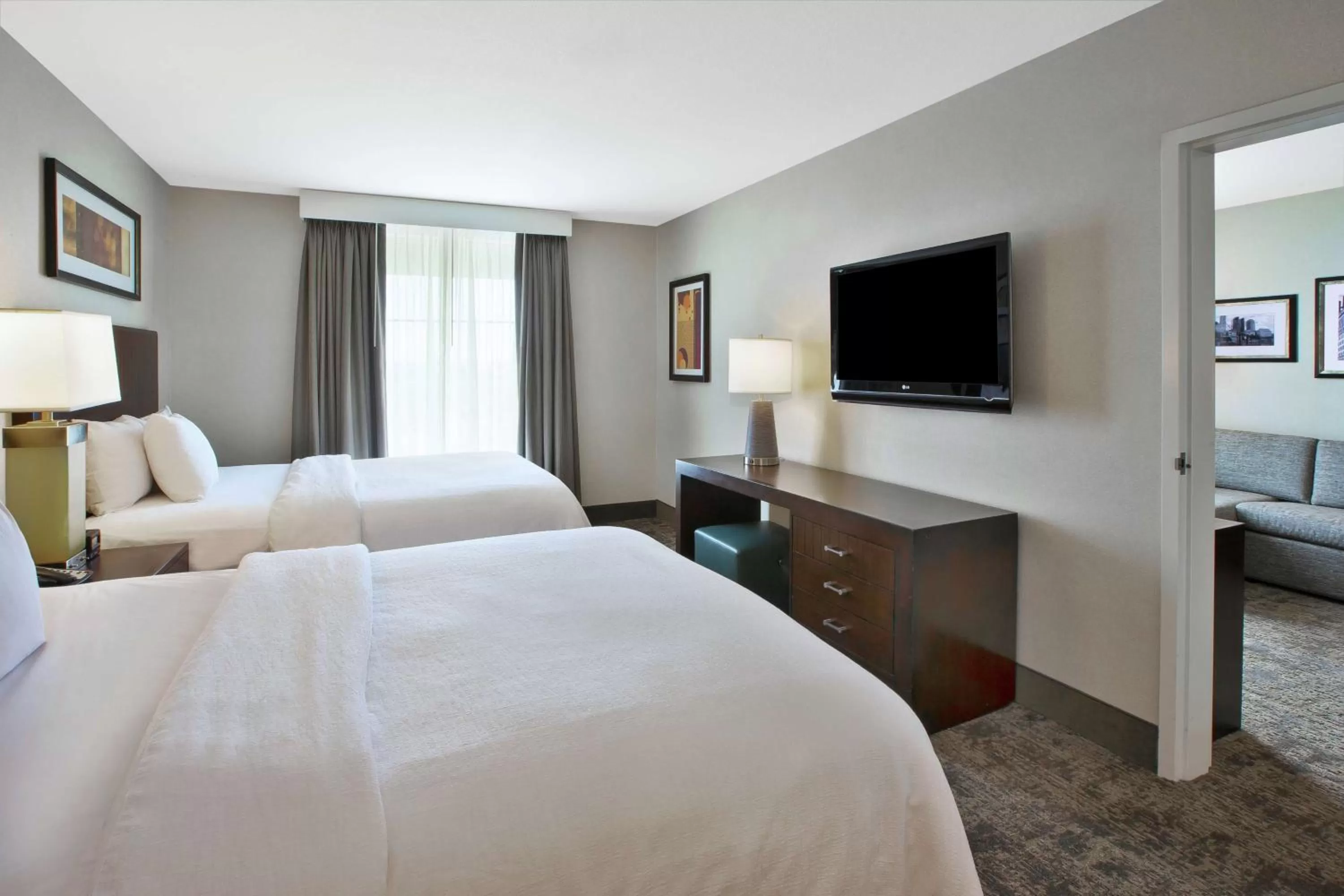 View (from property/room), Bed in Embassy Suites Columbus - Airport