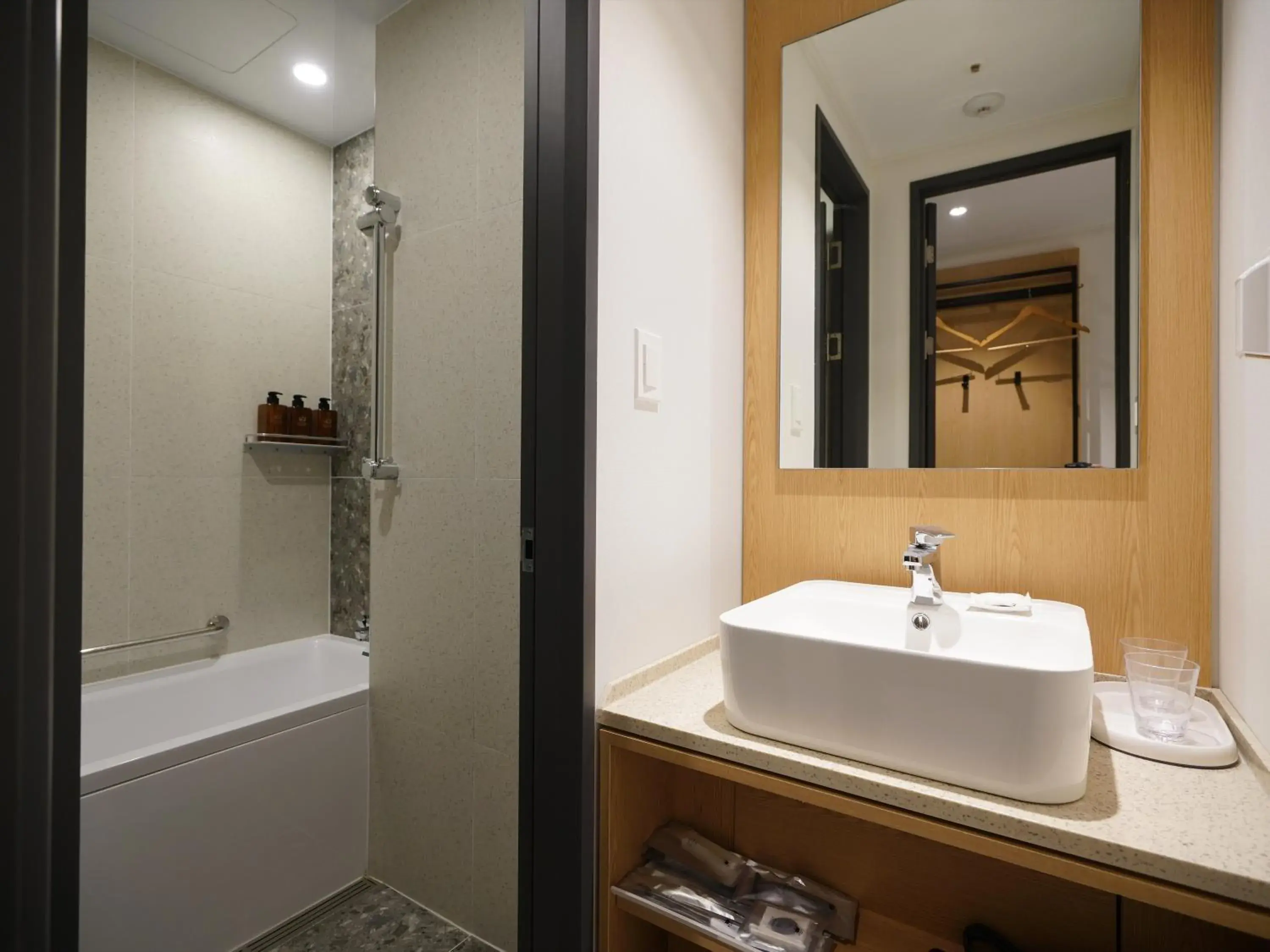 Photo of the whole room, Bathroom in Henn na Hotel Seoul Myeongdong