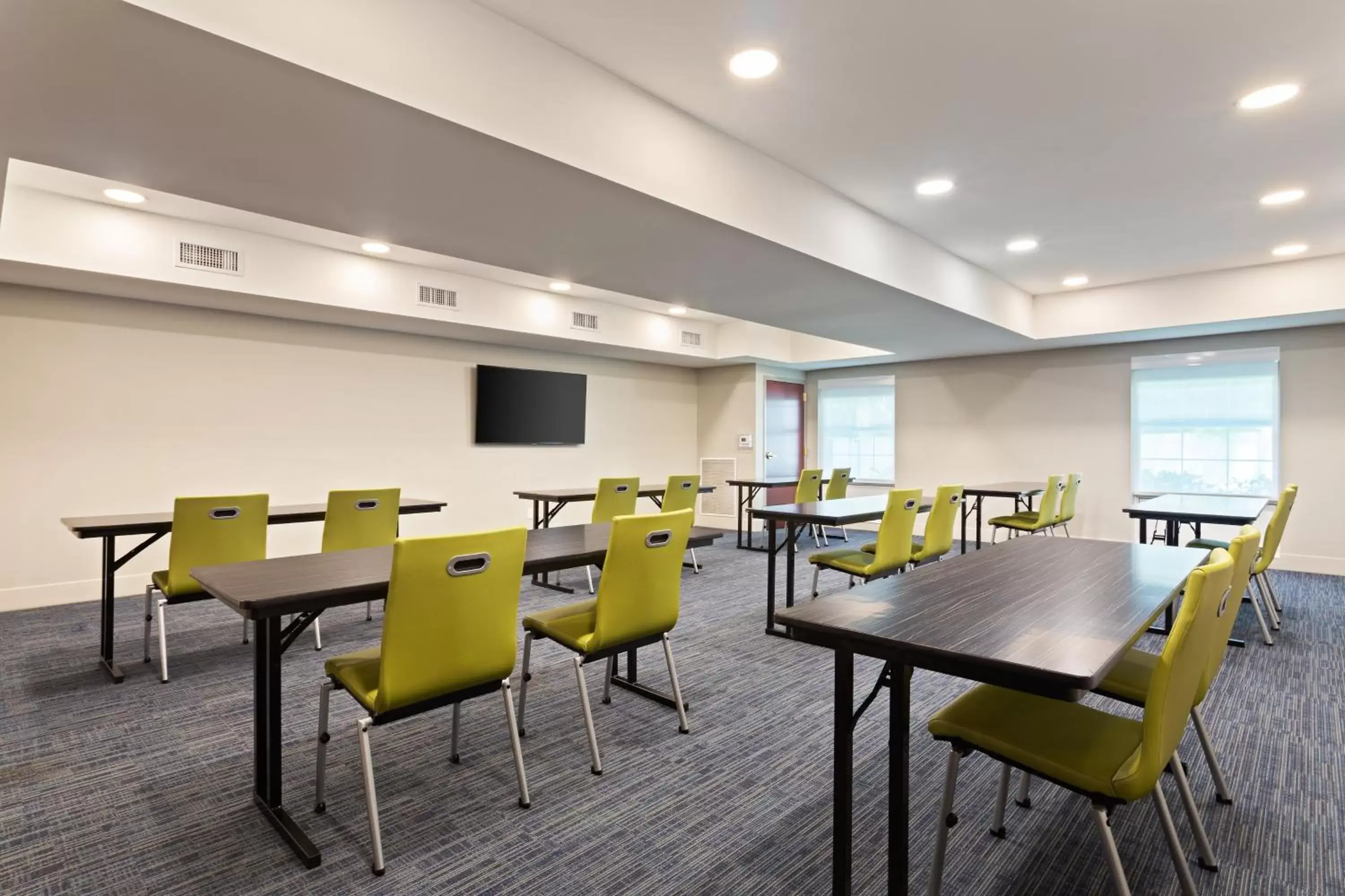 Meeting/conference room in Holiday Inn Express Jacksonville East by IHG Meeting/conference room in Holiday Inn Express Jacksonville East by IHG