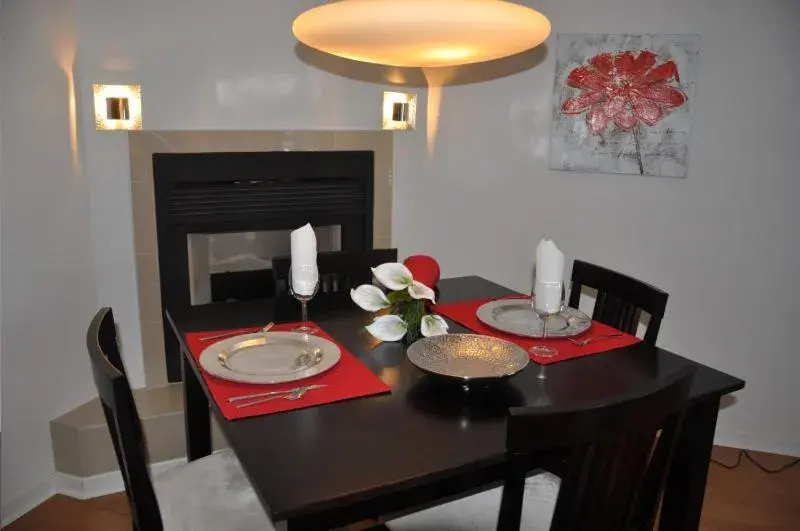 Dining Area in Condos Hotel Lion D'Or