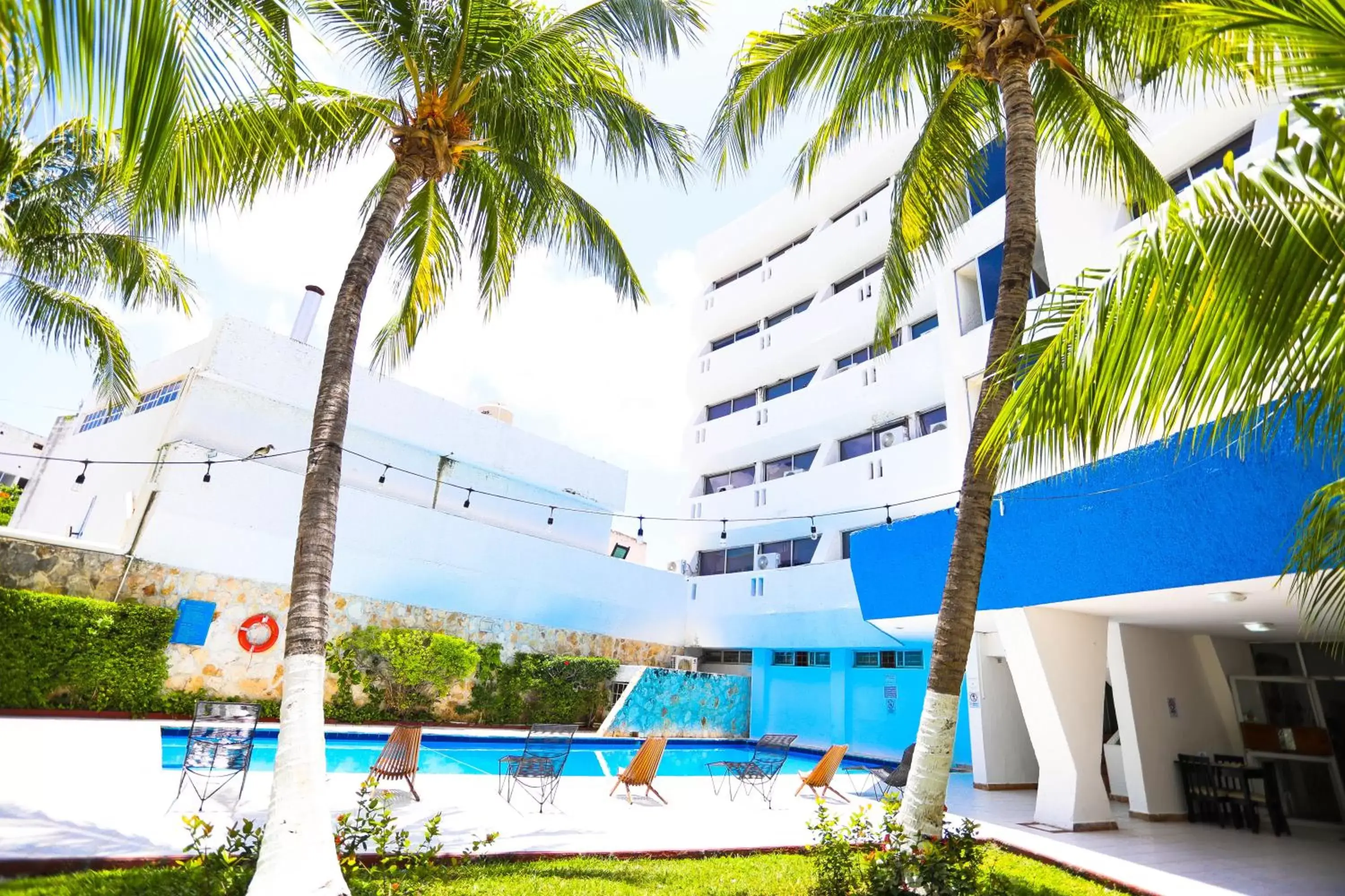 Swimming Pool in Hotel Caribe Internacional Cancun