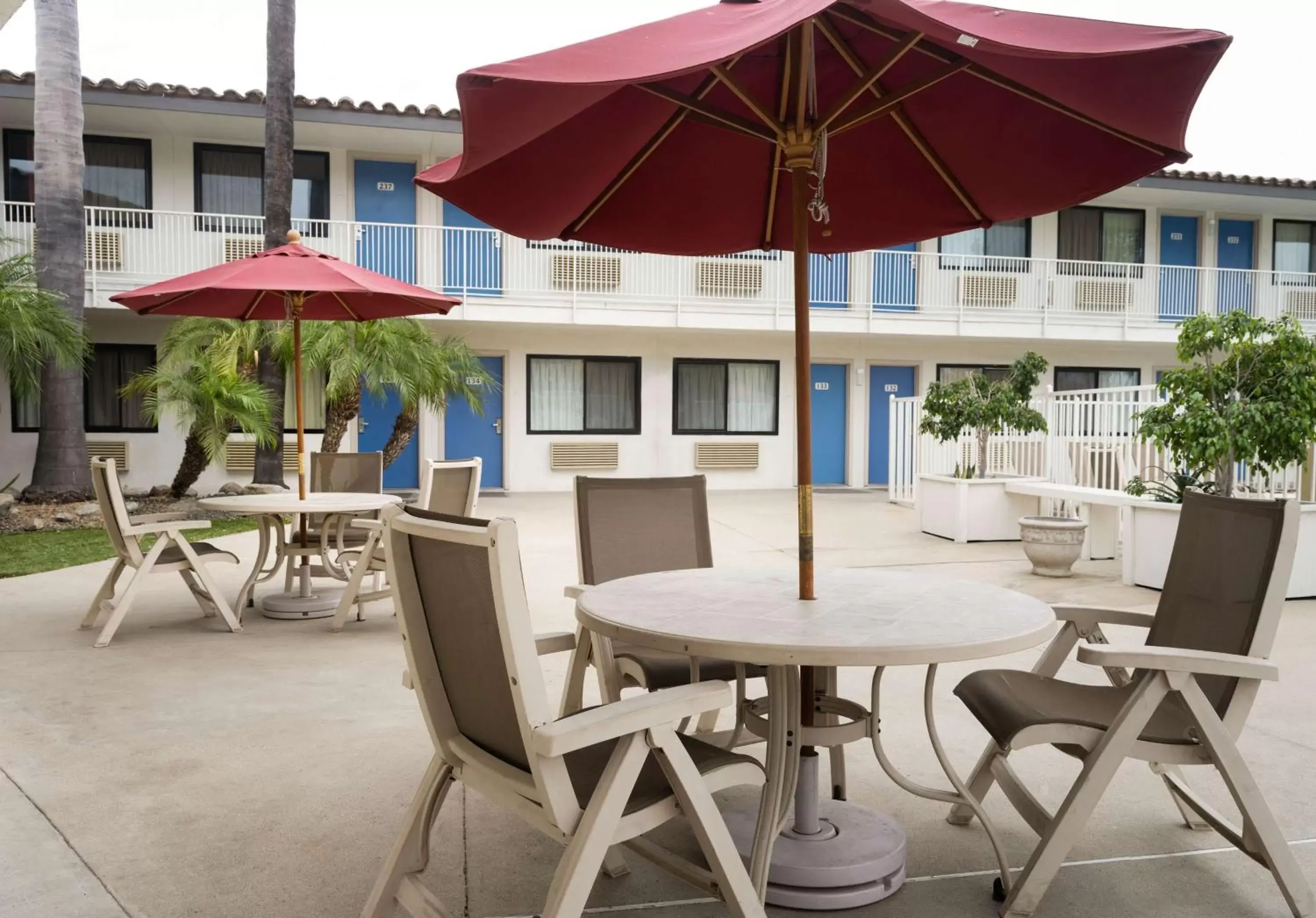 Activities, Swimming Pool in Motel 6-Camarillo, CA