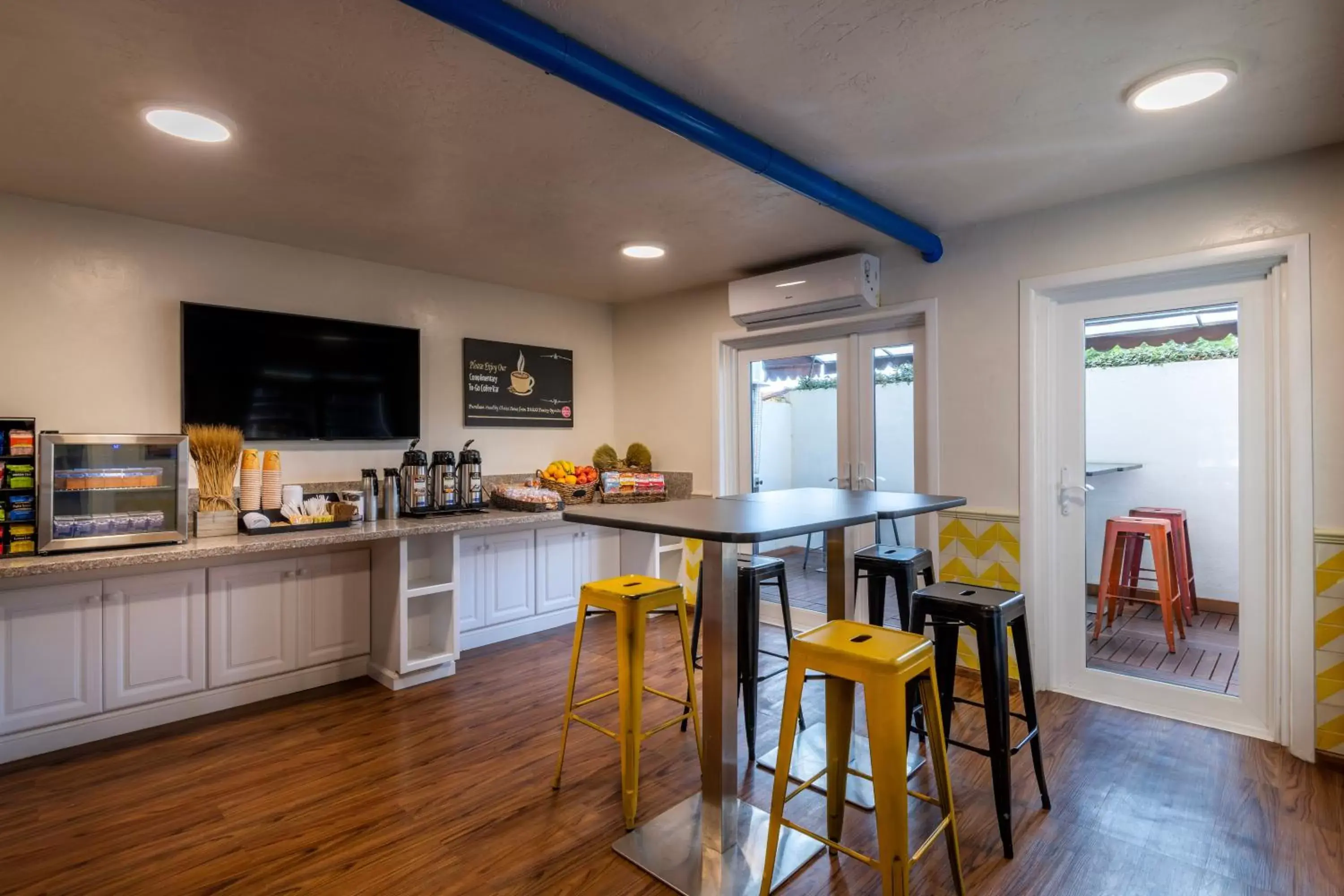 Breakfast in Hotel Pepper Tree Boutique Kitchen Studios - Anaheim Breakfast in Hotel Pepper Tree Boutique Kitchen Studios - Anaheim