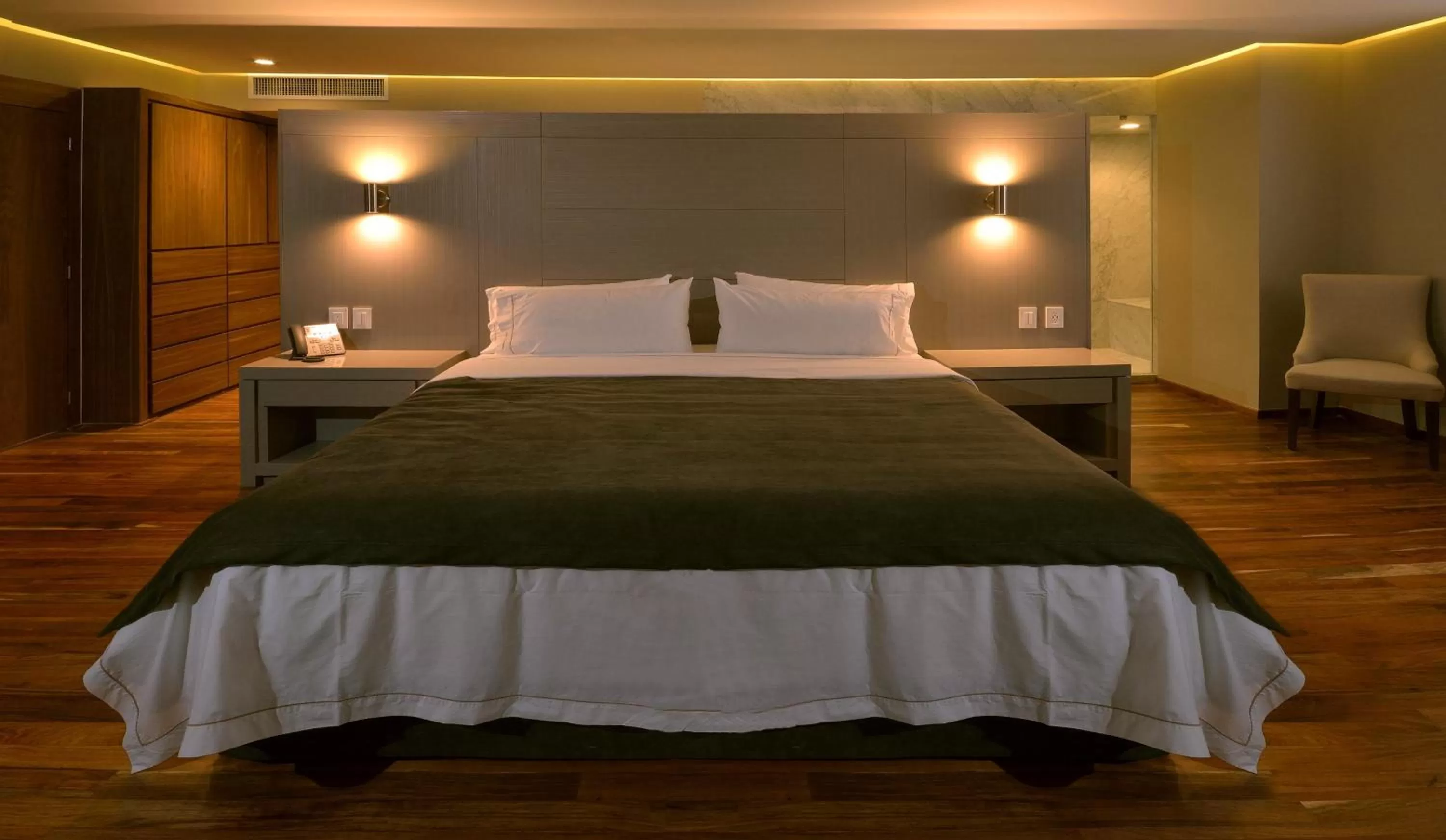 Photo of the whole room, Bed in Holiday Inn Express Pachuca by IHG