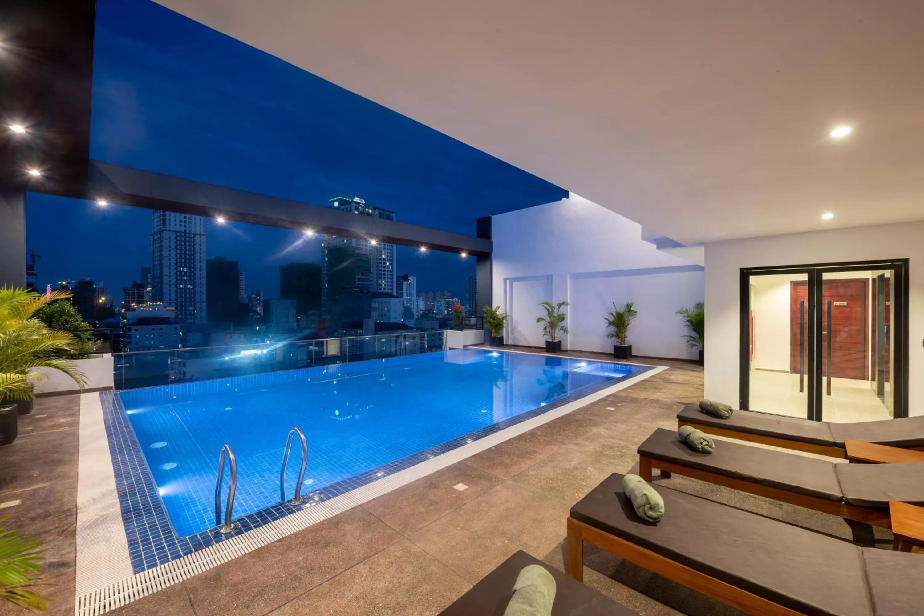 Swimming pool in Residence 105 Hotel and Apartment