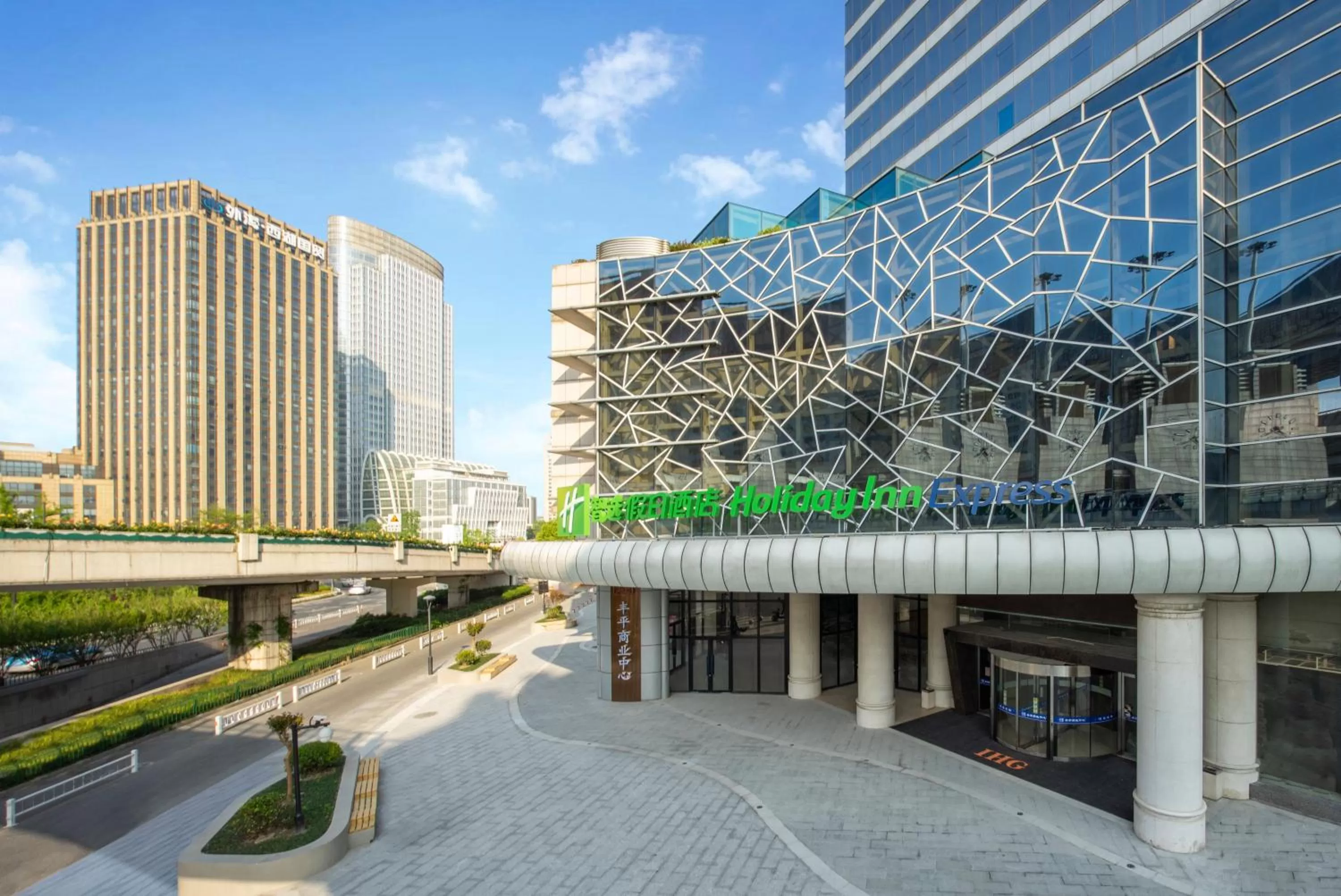 Facade/entrance in Holiday Inn Express Hangzhou Westlake East by IHG