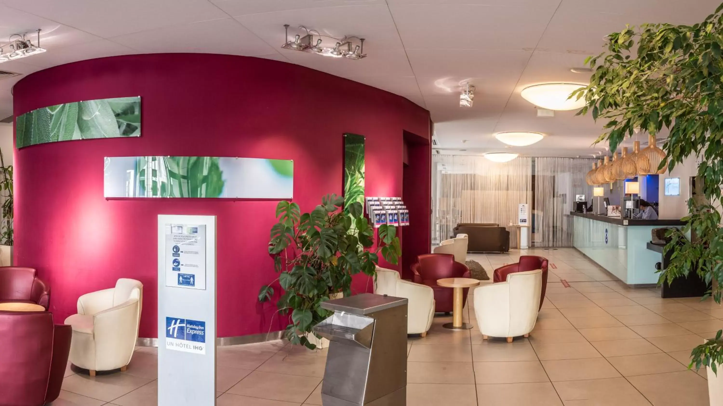 Lobby or reception, Lobby/Reception in Holiday Inn Express Marseille Saint Charles, an IHG Hotel