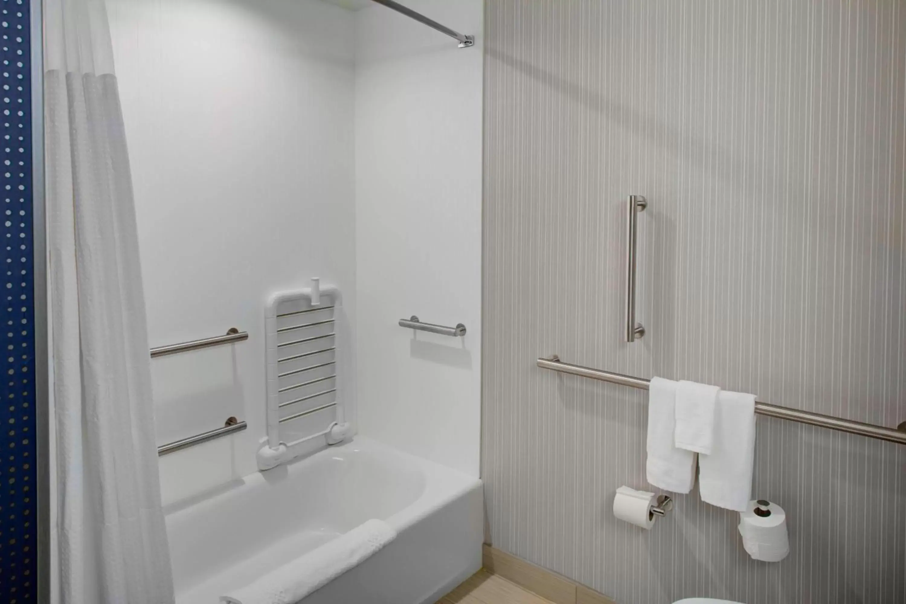 Bathroom in Courtyard by Marriott Atlanta Kennesaw