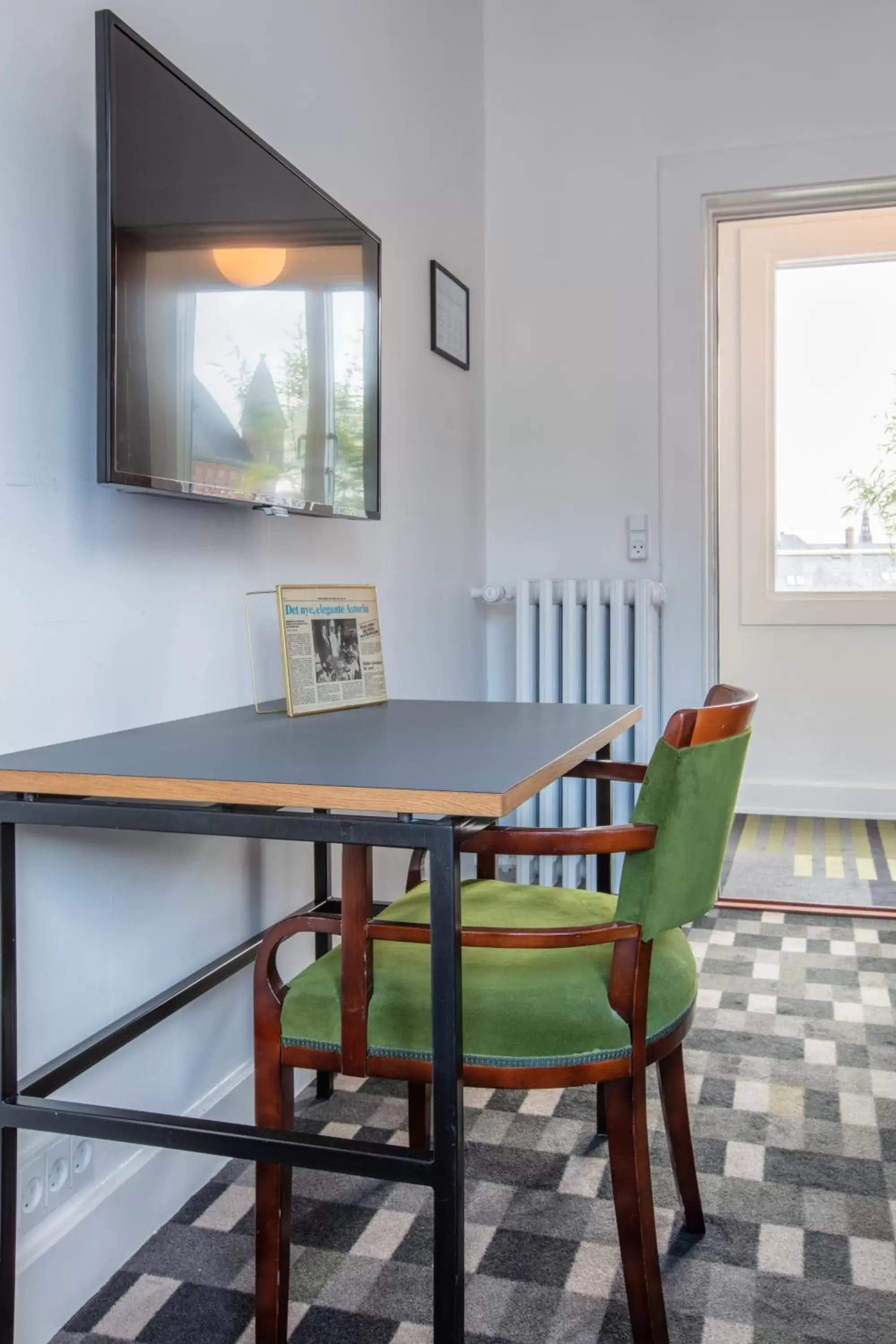 TV and multimedia, Dining Area in Hotel Astoria, Best Western Signature Collection