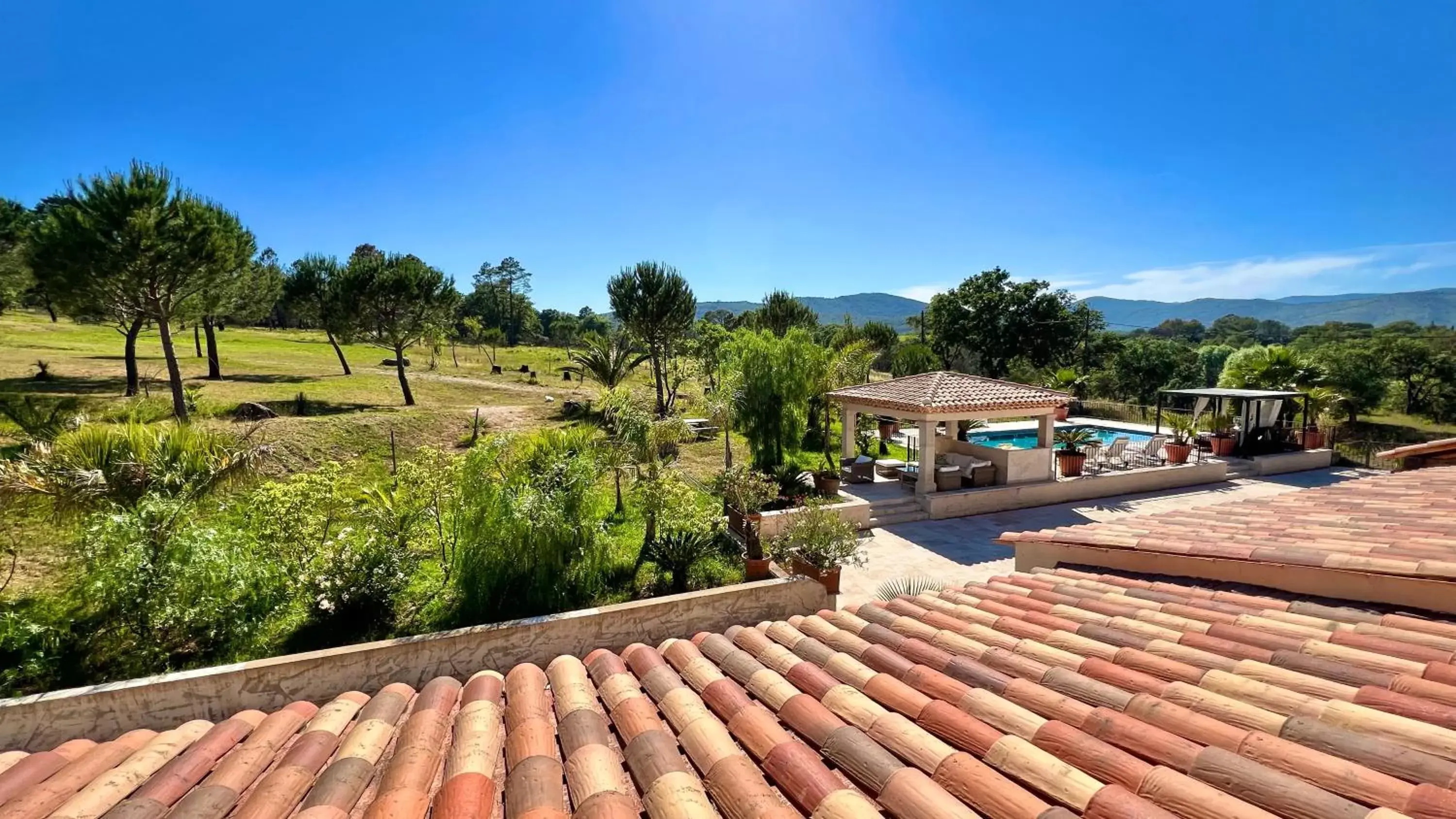 Garden in Villa La Source 83 - room close to St Tropez