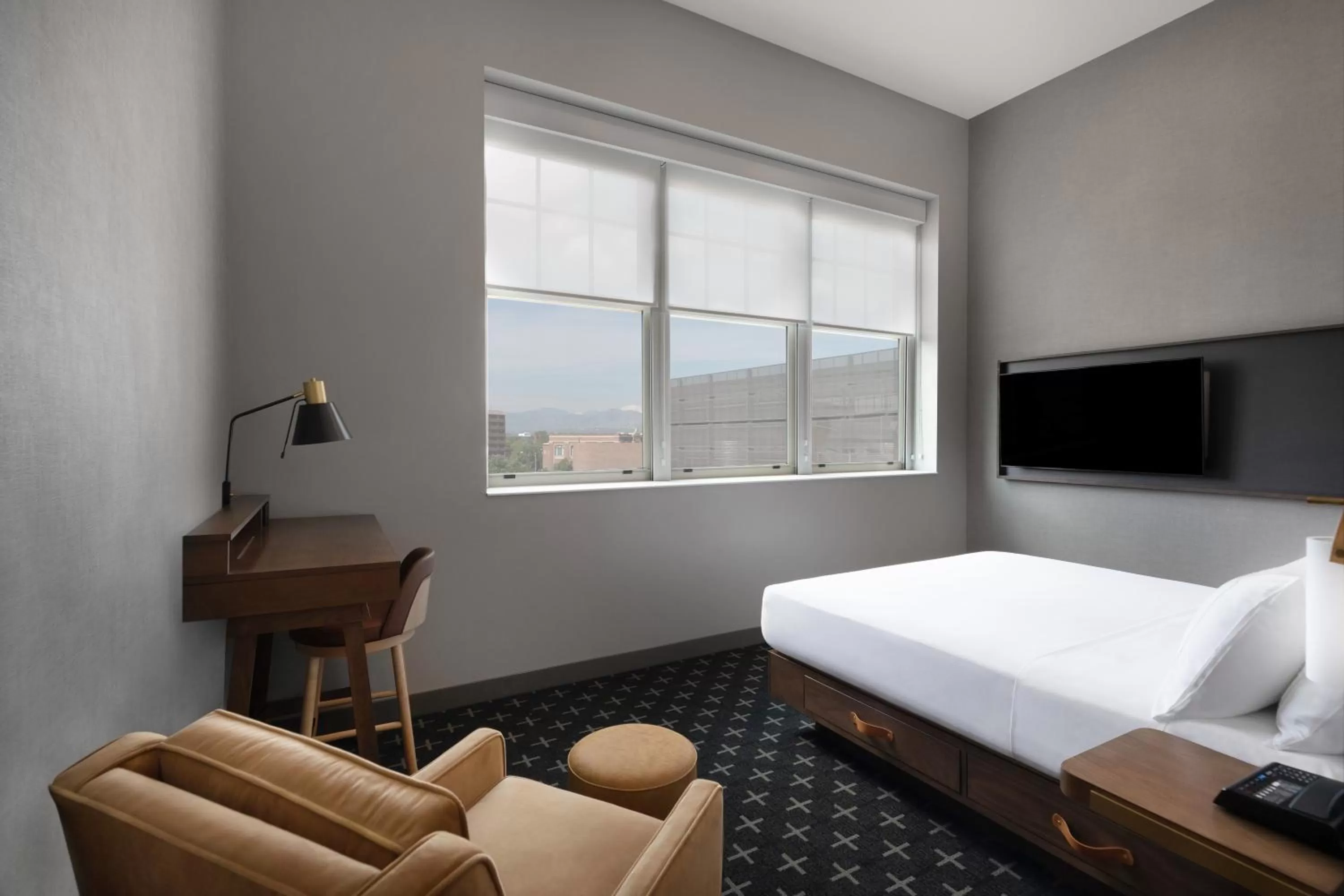 Photo of the whole room, Bed in The Slate Hotel Denver Downtown, Tapestry by Hilton