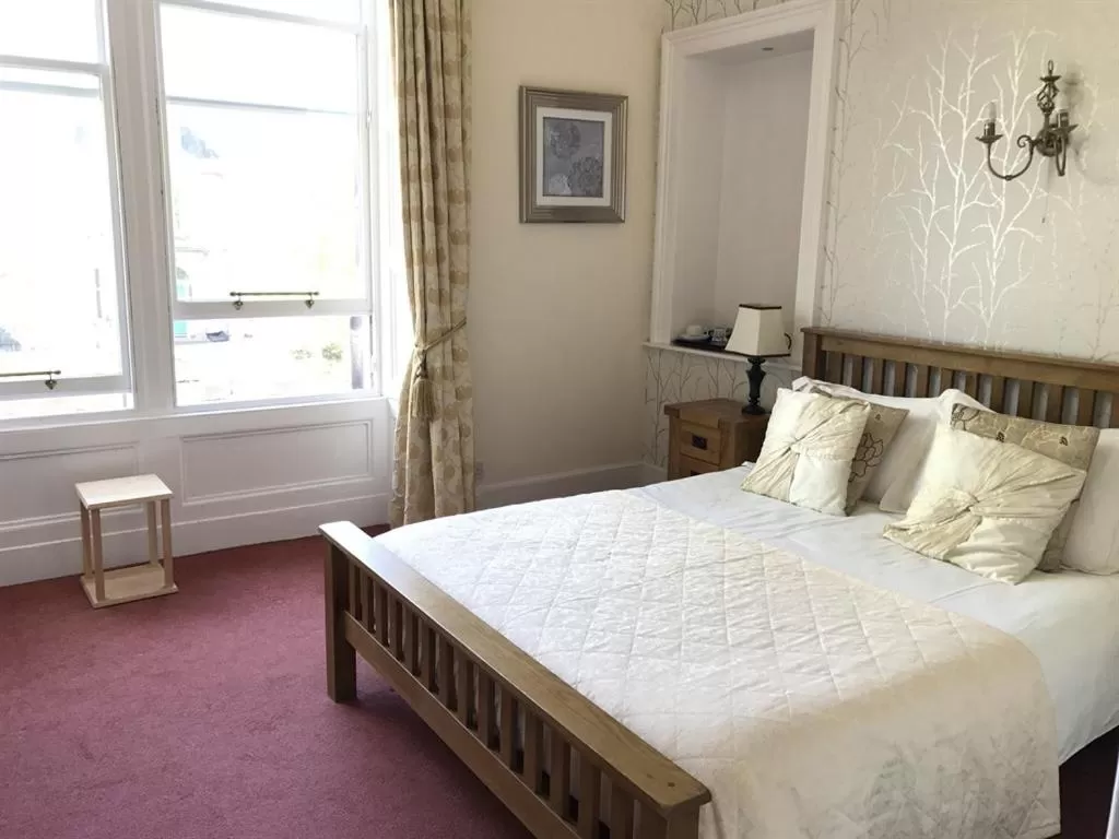 Bedroom, Bed in Alba House Hotel