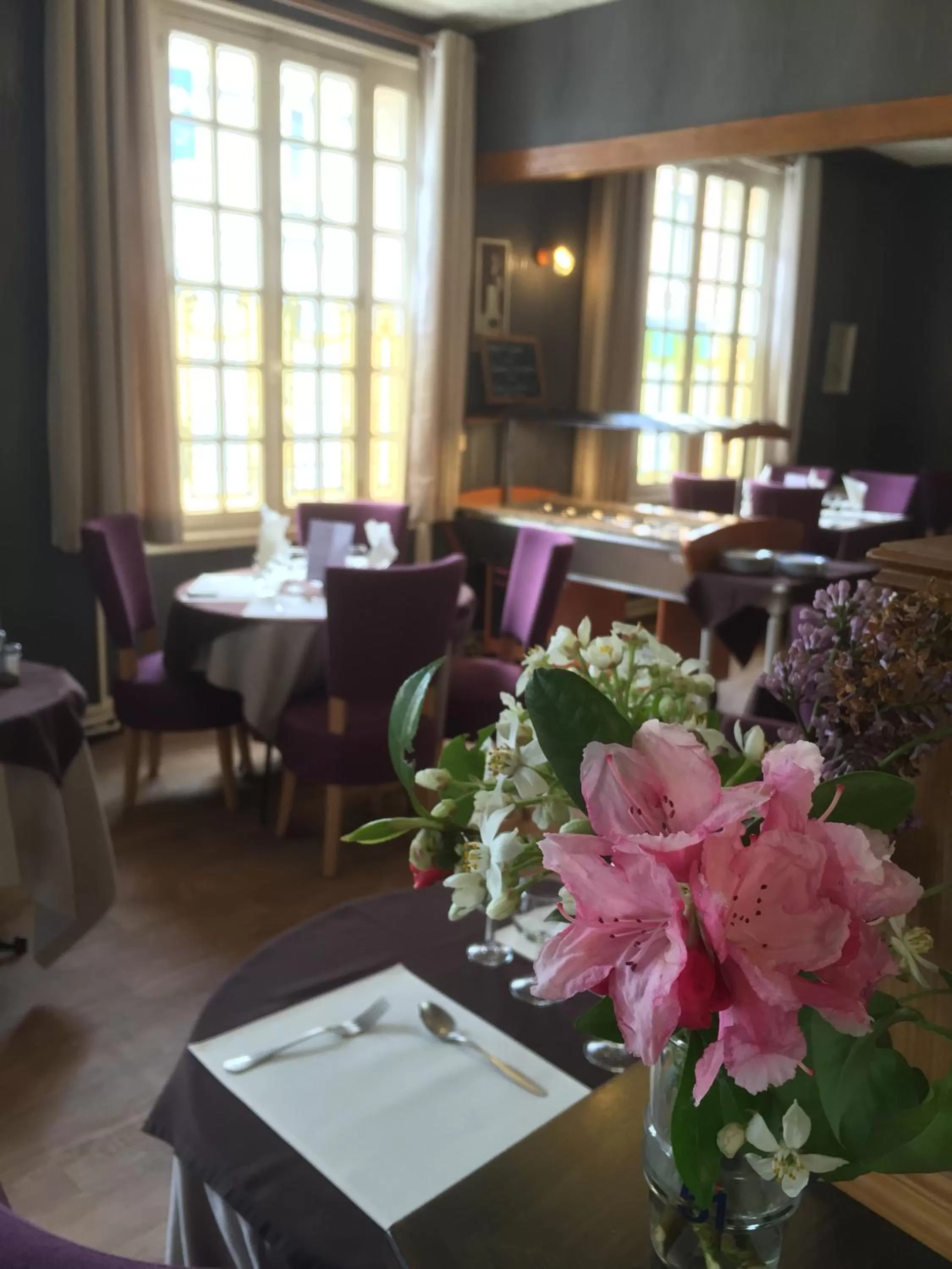 Decorative detail, Restaurant/Places to Eat in Le Cheval Blanc