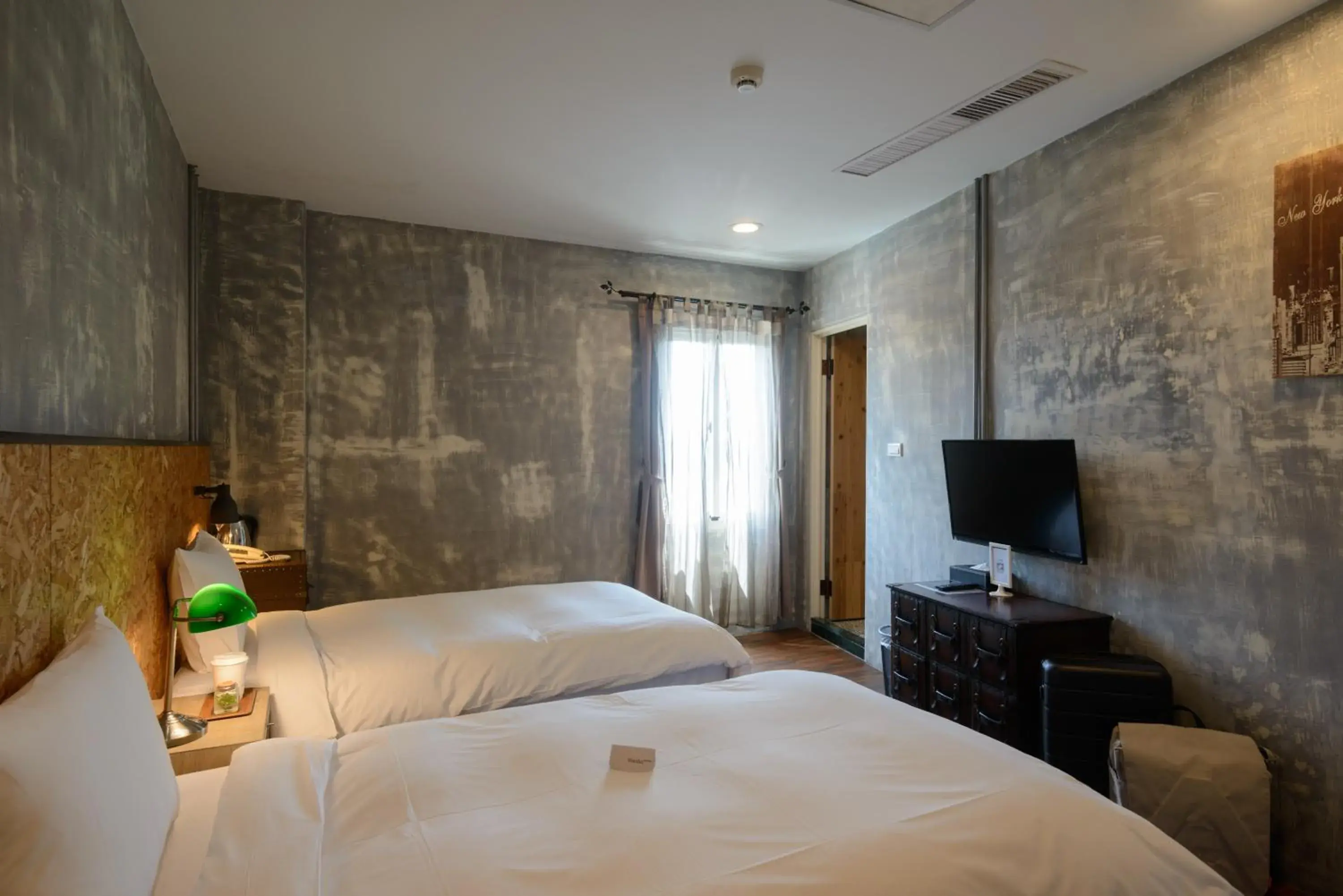 Twin Room with Private Bathroom in Hualien Wow Hostel